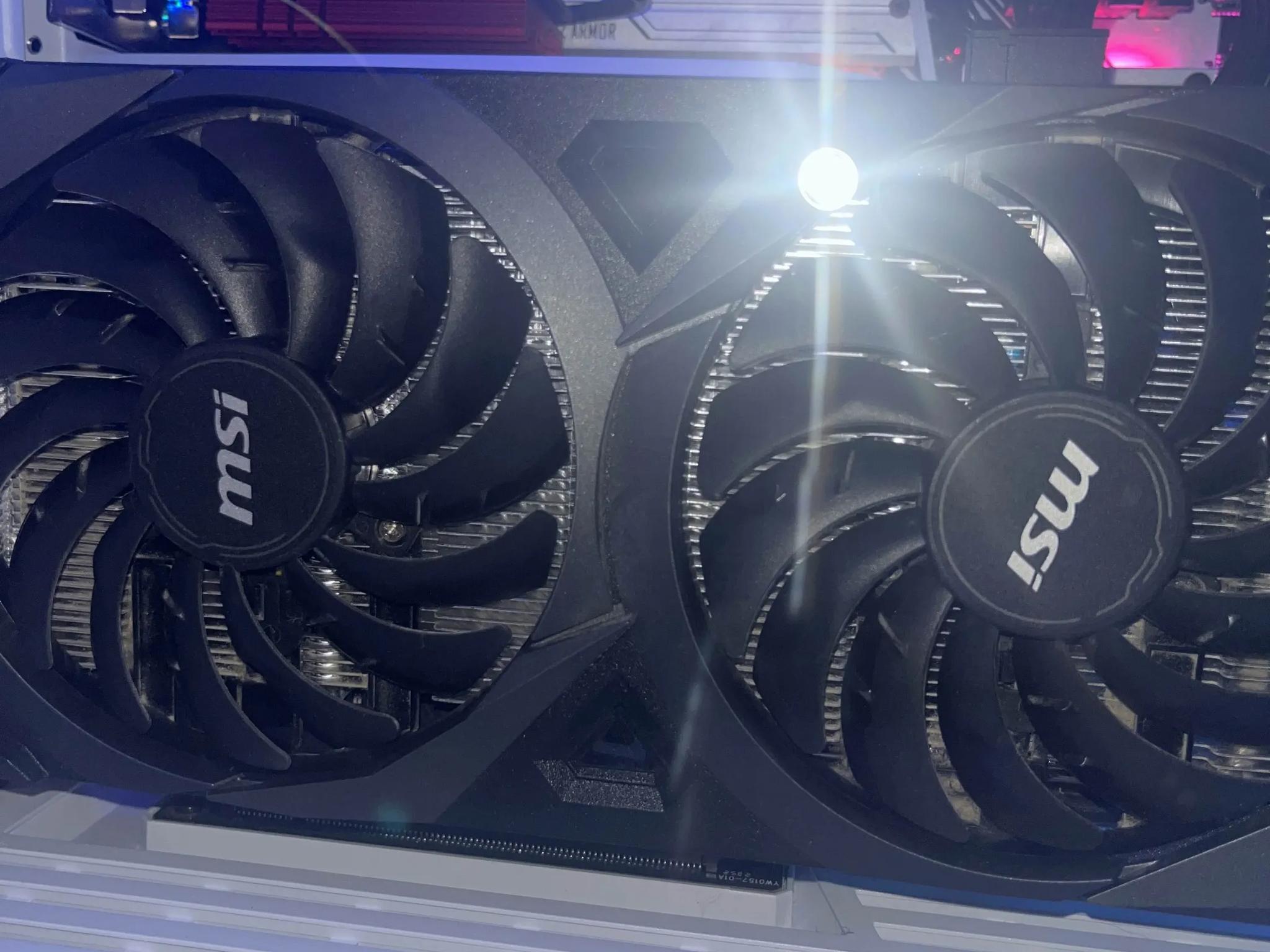 RTX 3060 Ti VENTUS 2X 8G OCV1 LHR Like new !!