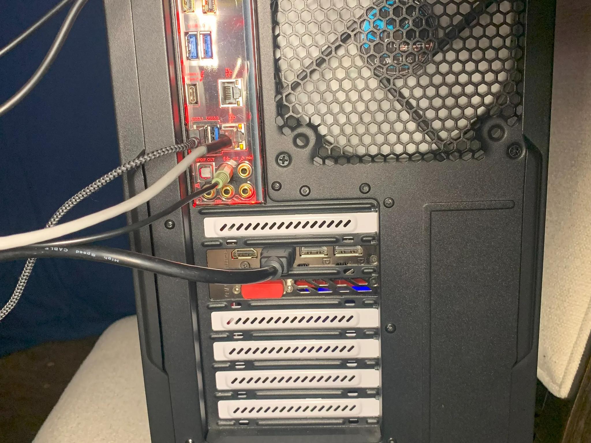 Intel i7 7700, RX 580 8GB, 32GB RAM, Fractal Design Define-S