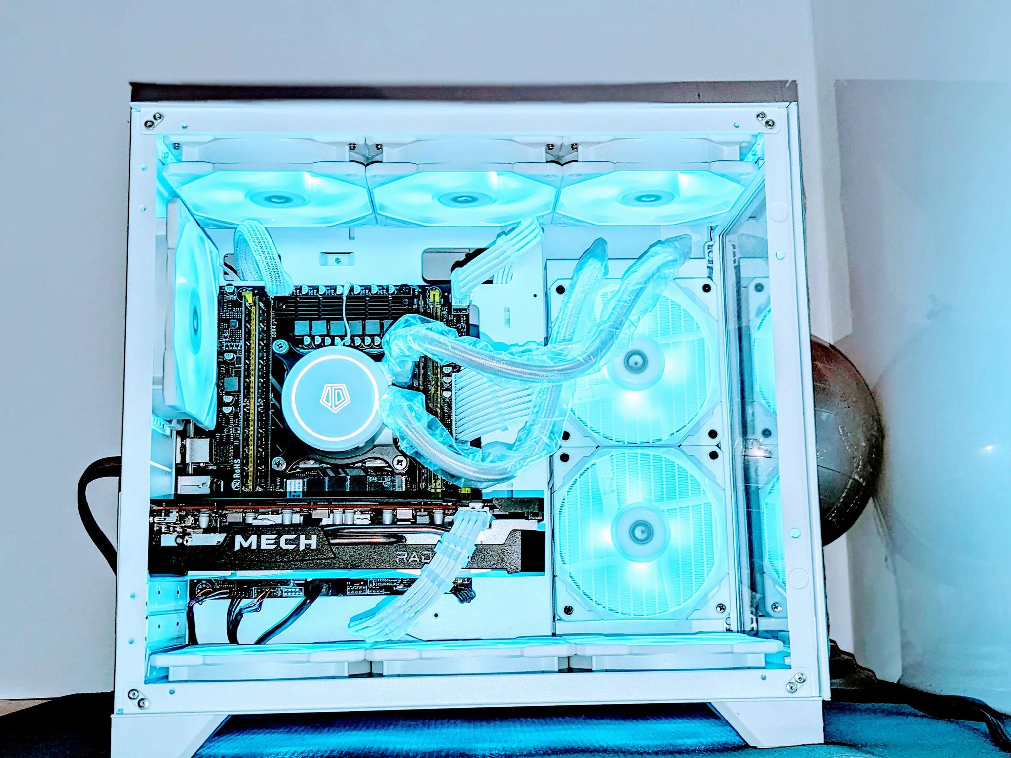 🧊👑 RX6600⚙️(Intel)12-core/24-threads ⚙️ 32GB DDR4 RAM ⚙️ 1TB NVMe SSD ⚙️ Windows 11 Pro(Activated)
