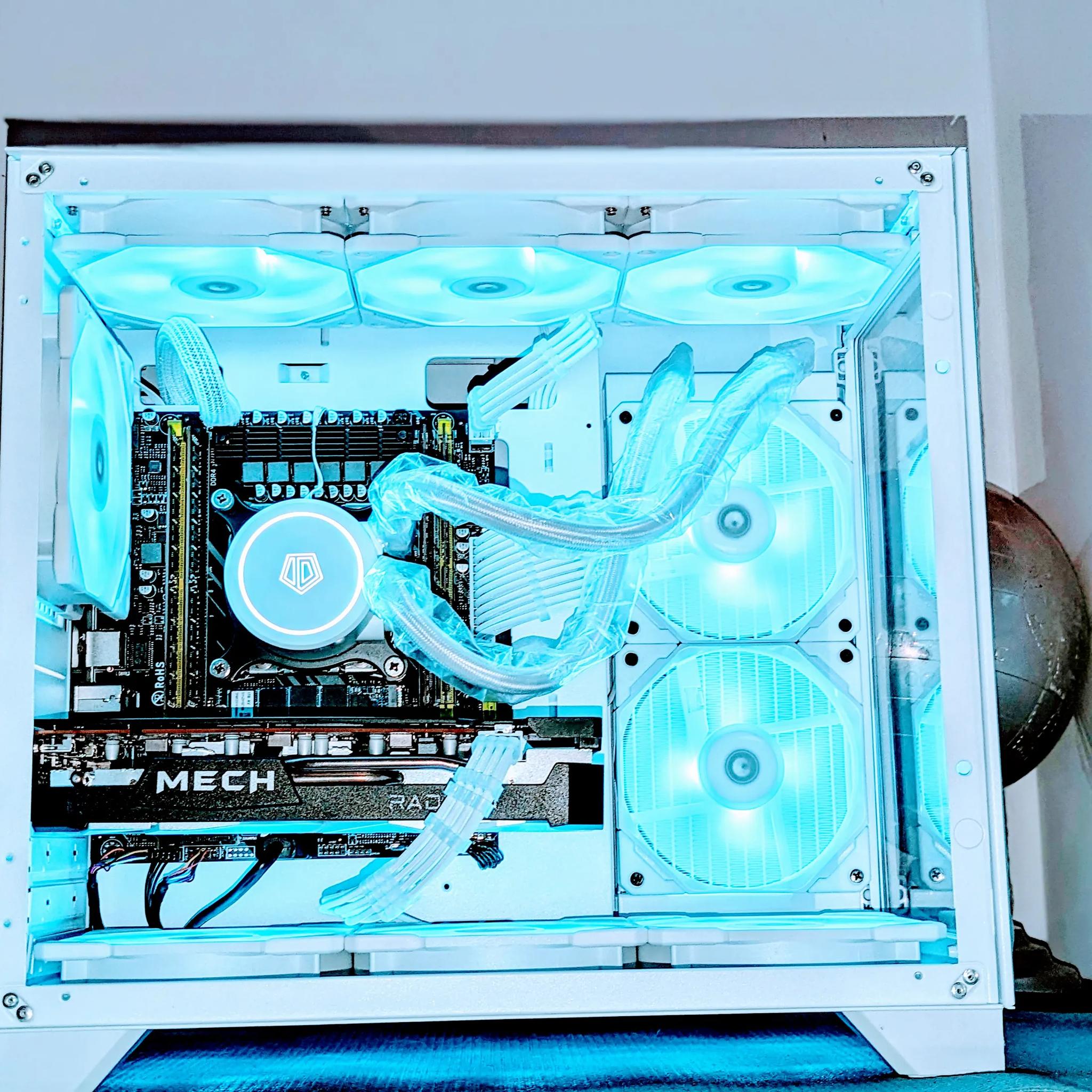 🧊👑 RX6600⚙️(Intel)12-core/24-threads ⚙️ 32GB DDR4 RAM ⚙️ 1TB NVMe SSD ⚙️ Windows 11 Pro(Activated)