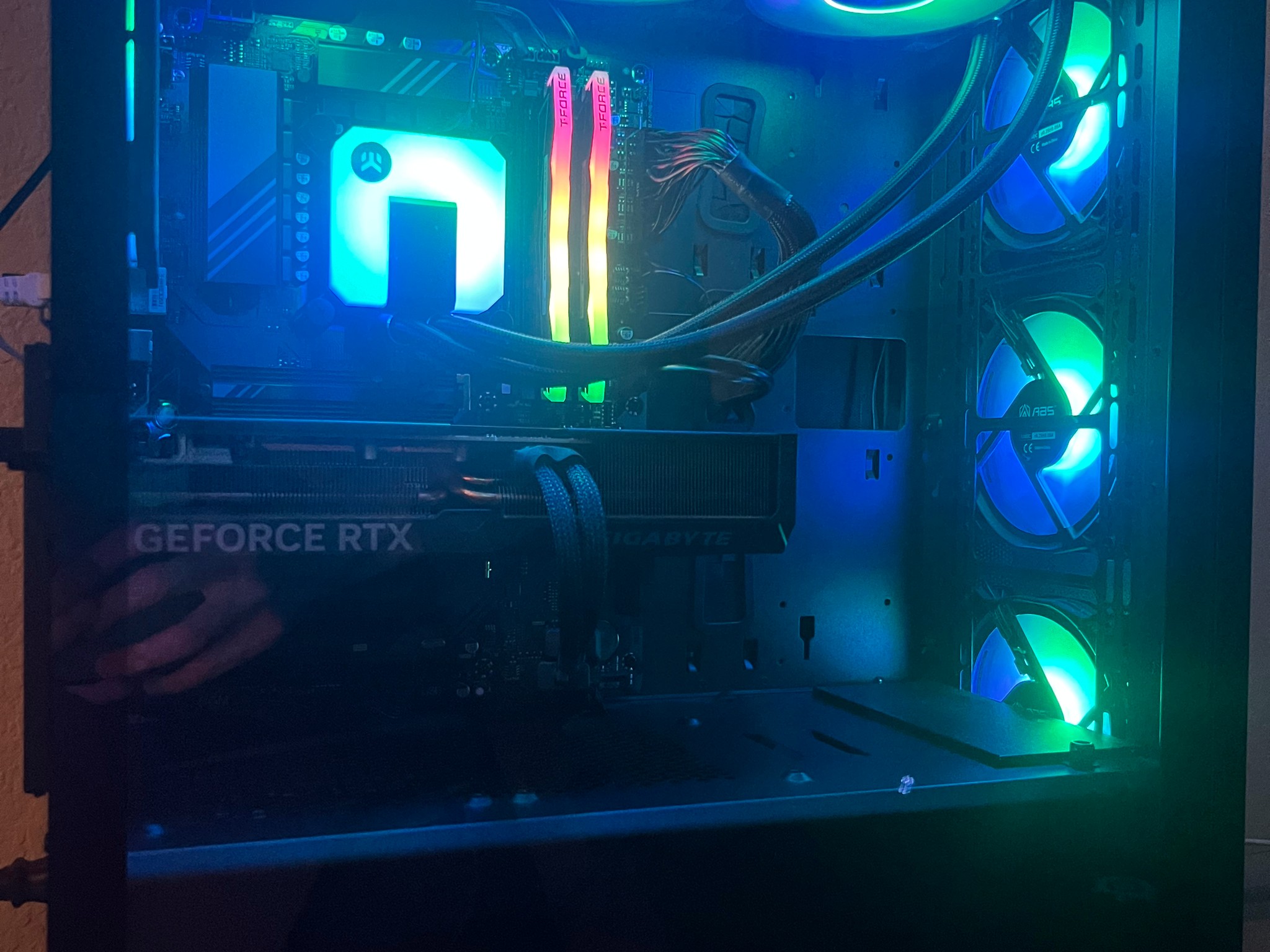 Pre Built - GeForce RTX 4070 TI Super - Intel i7 14700KF