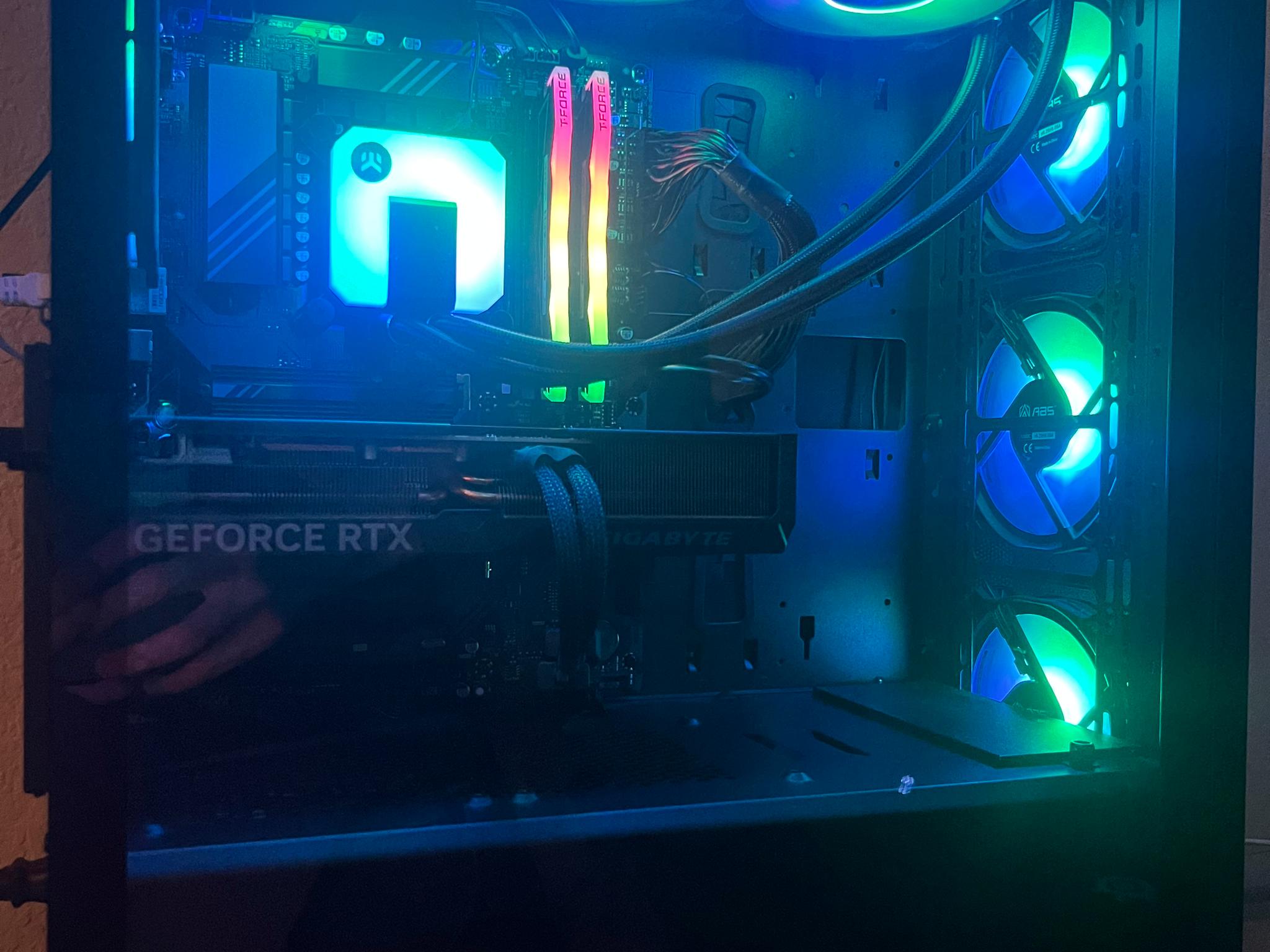 Pre Built - GeForce RTX 4070 TI Super - Intel i7 14700KF