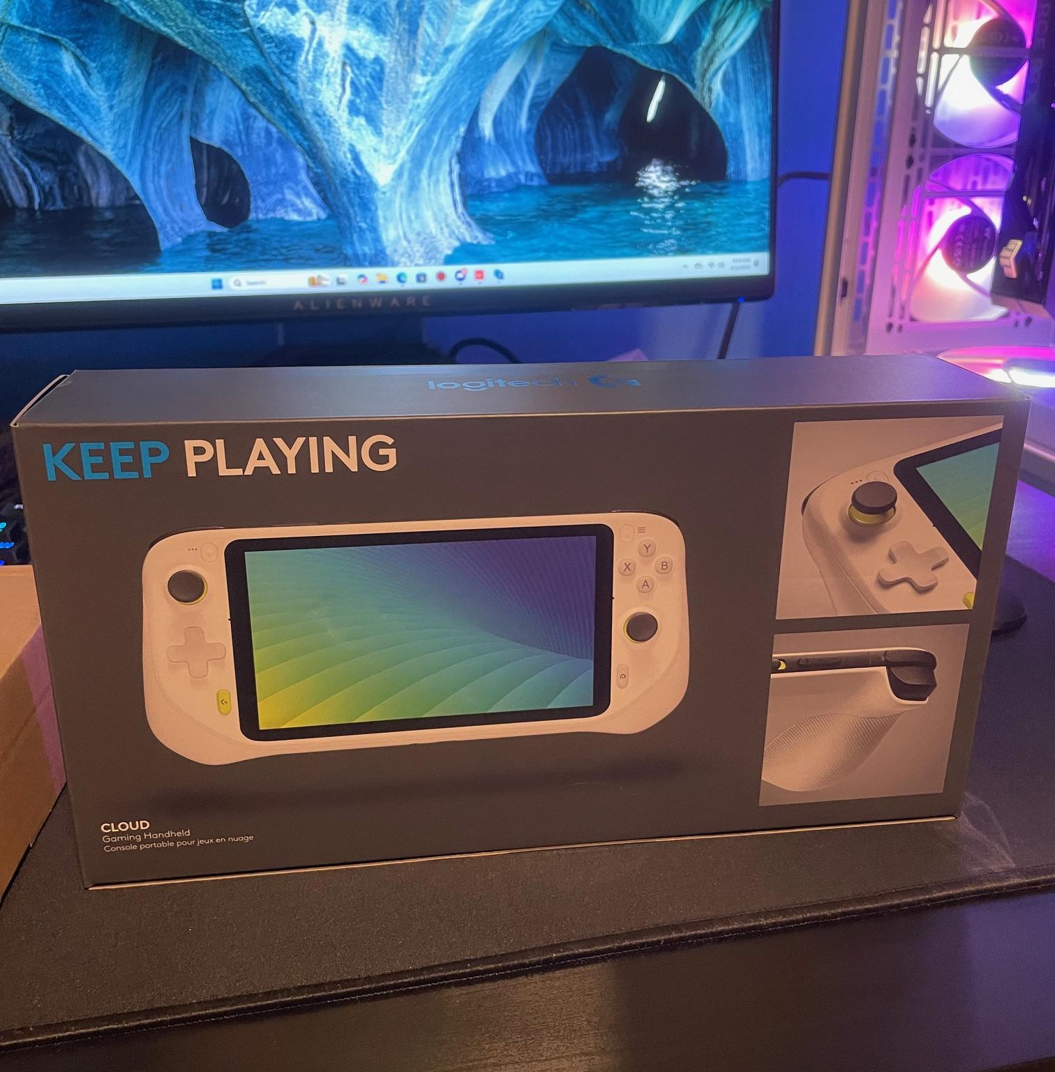 Logitech G Cloud Gaming Handheld (FREE CASE)