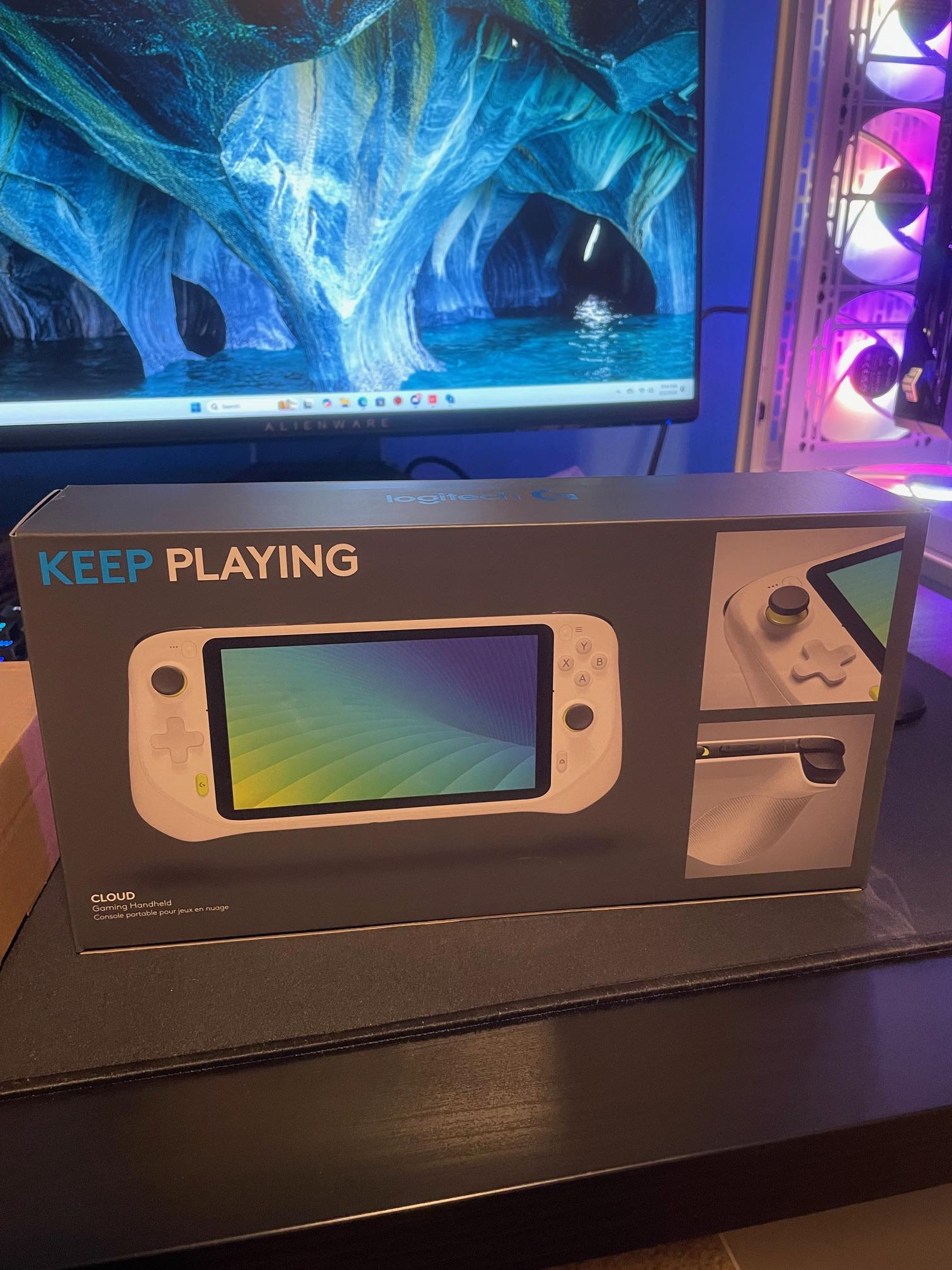 Logitech G Cloud Gaming Handheld (FREE CASE)