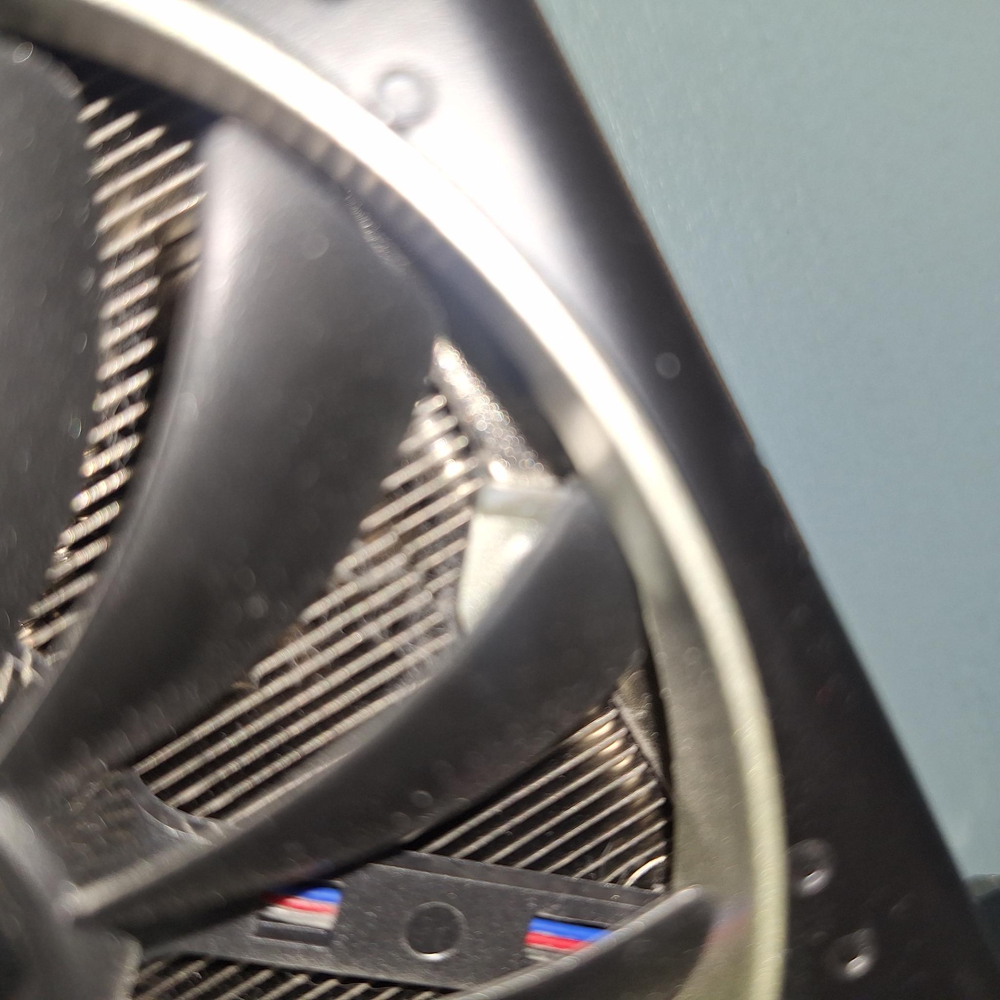 XFX Speedster MERC 319 RX 6950 XT 16GB - Fully Functional - Cosmetic Shroud Damage