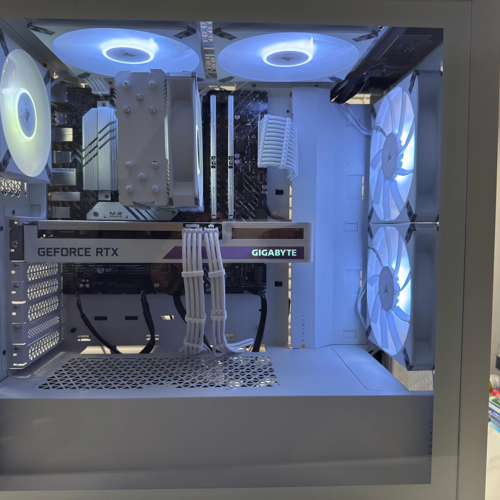 ❄️WHITE GAMING PC❄️| i5 13600KF | RTX 3060ti | 32gb Ram