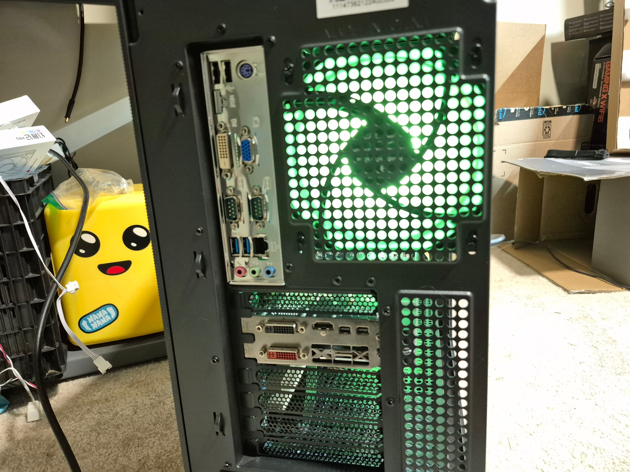 80 FPS Fortnite | i5-4590 , 16GB RAM, 480GB SSD, R9 280 3GB, RGB