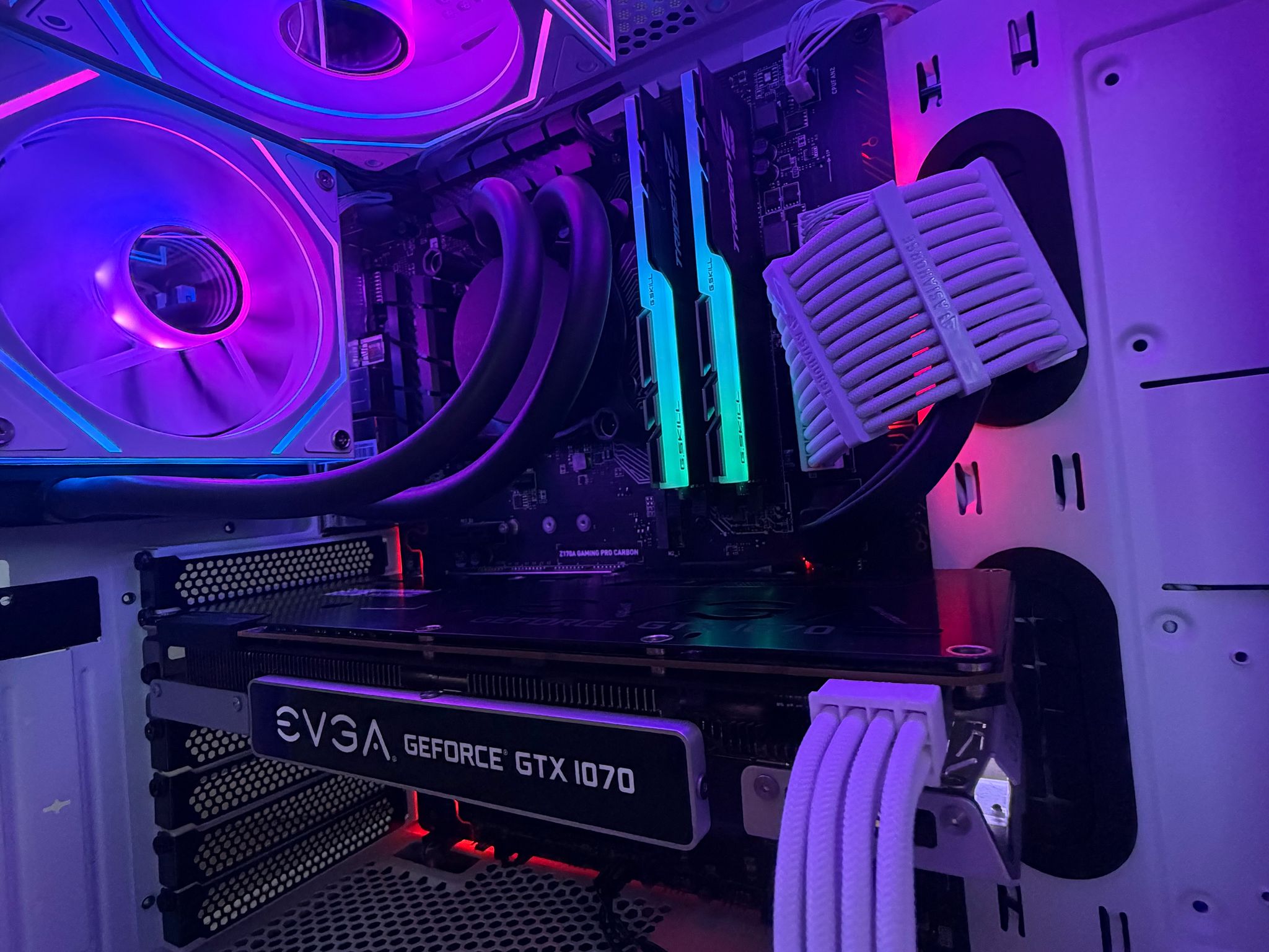 GTX 1070 + i7-6700K + 16gb RAM + 500gb SSD | Gaming PC