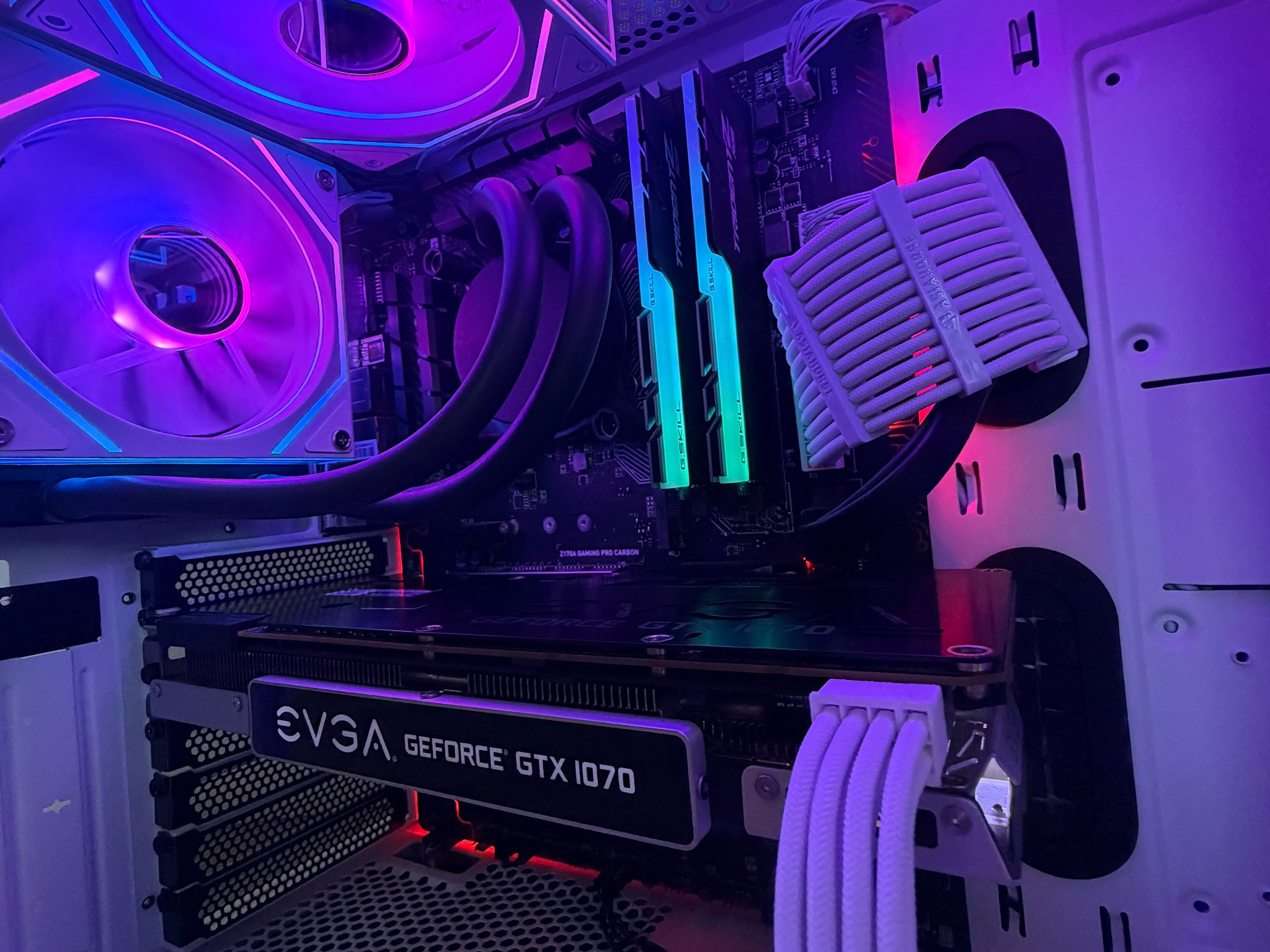 GTX 1070 + i7-6700K + 16gb RAM + 500gb SSD | Gaming PC