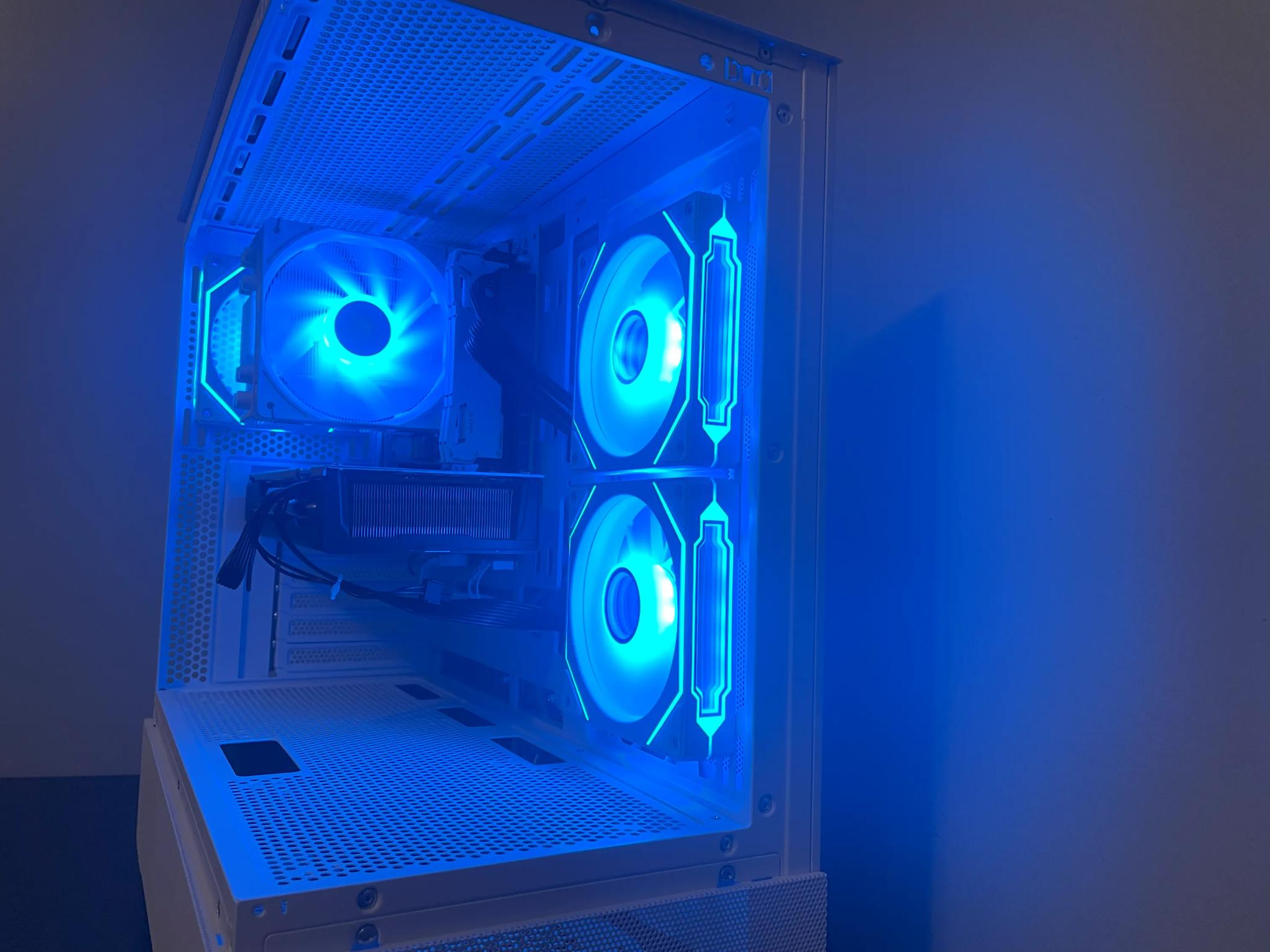 White Custom RX 580, Ryzen 5 2600 Gaming PC