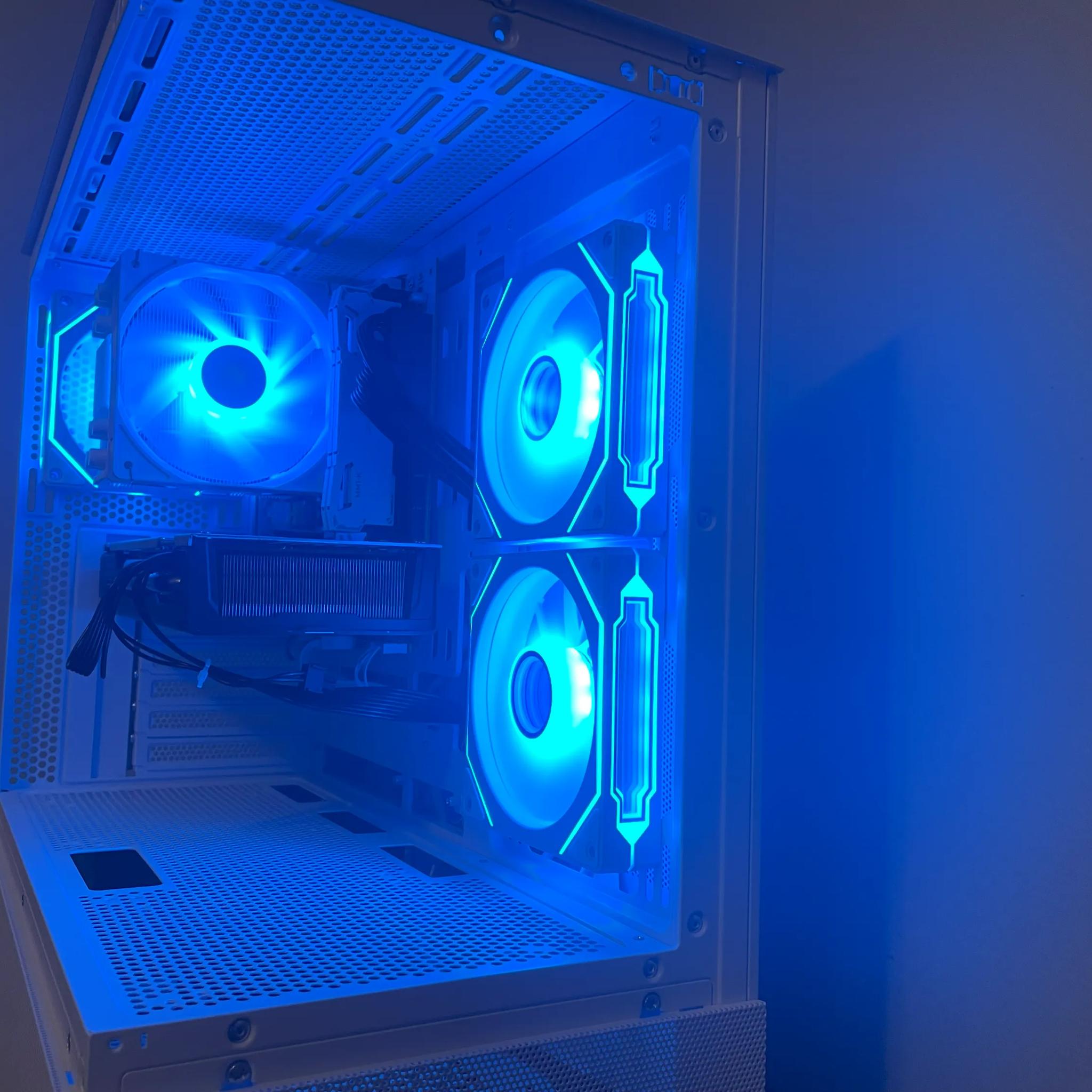 White Custom RX 580, Ryzen 5 2600 Gaming PC