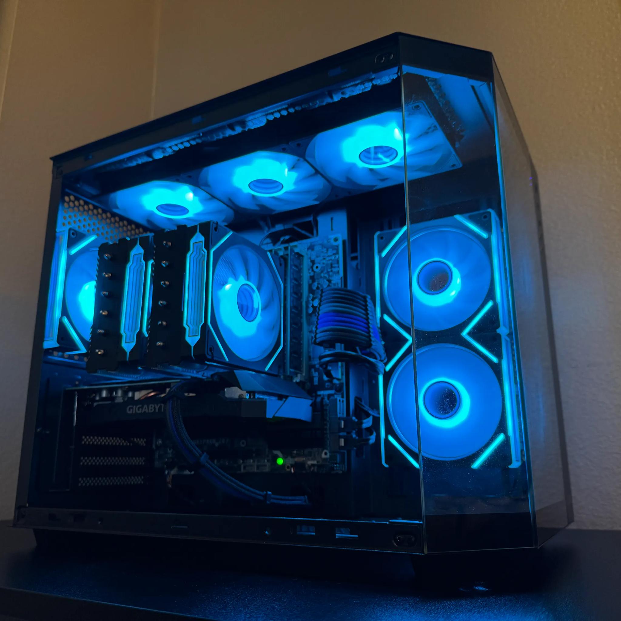 i7 4770K | GeForce GTX 1660 Ti | 16GB Ram | 1.5 TB Storage | WiFi & Bluetooth