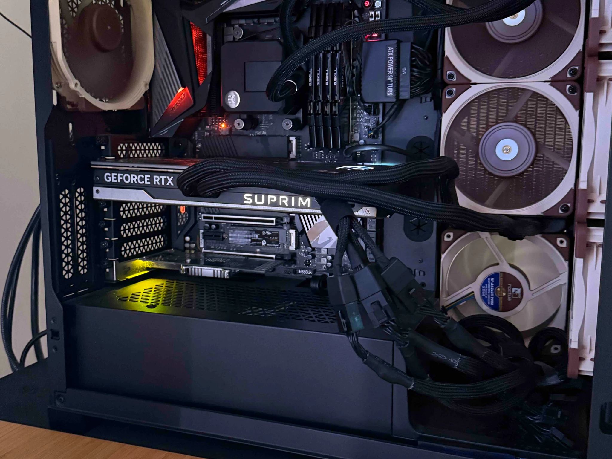 RTX 4090 MSI Suprim Liquid X