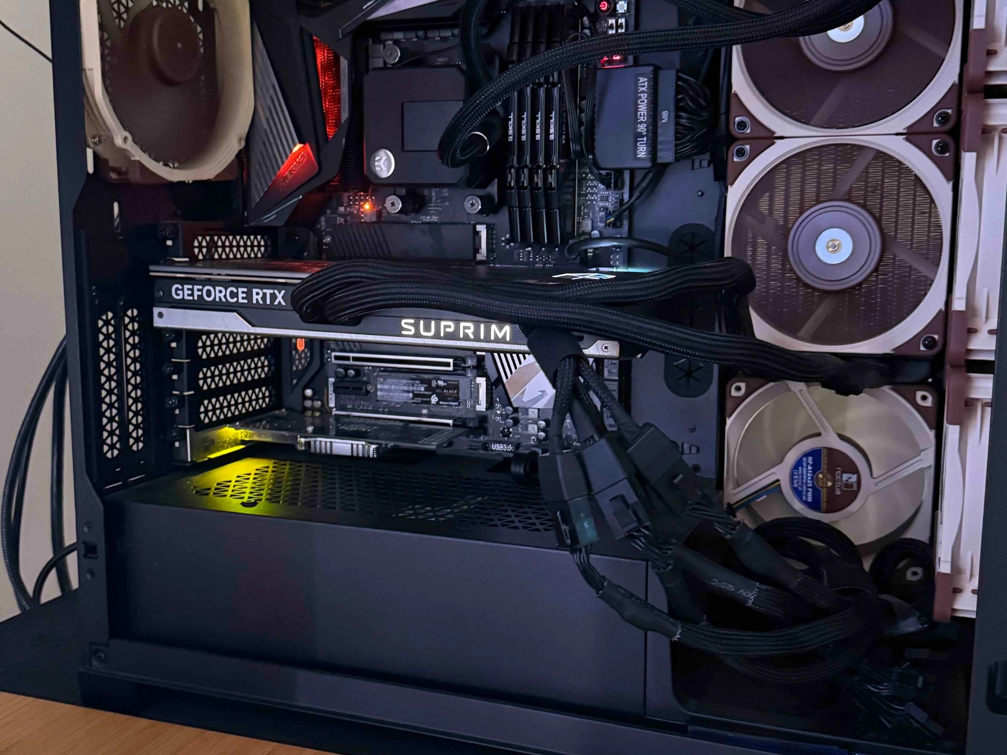 RTX 4090 MSI Suprim Liquid X