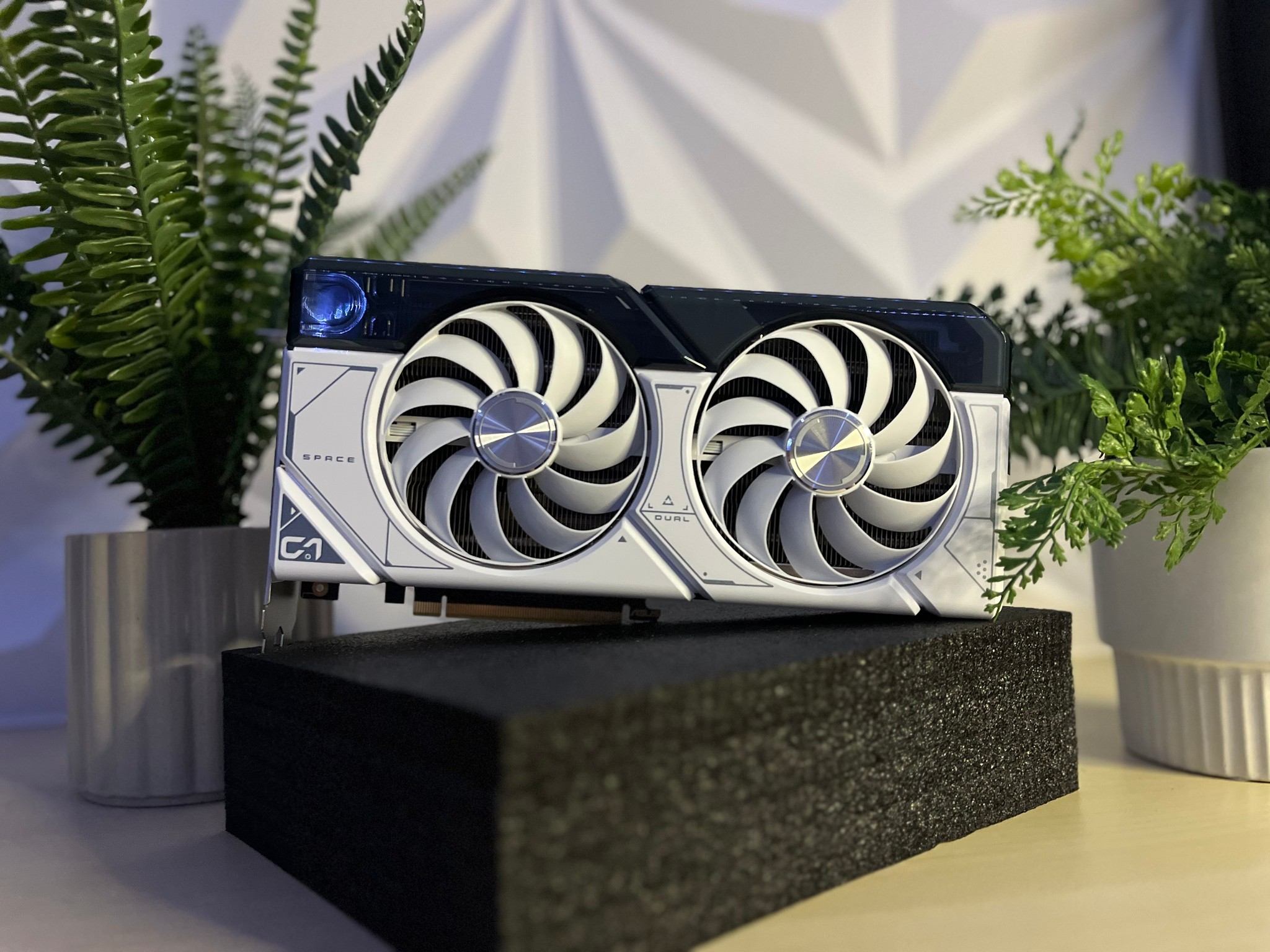 ASUS Dual OC 12gb 4070 white