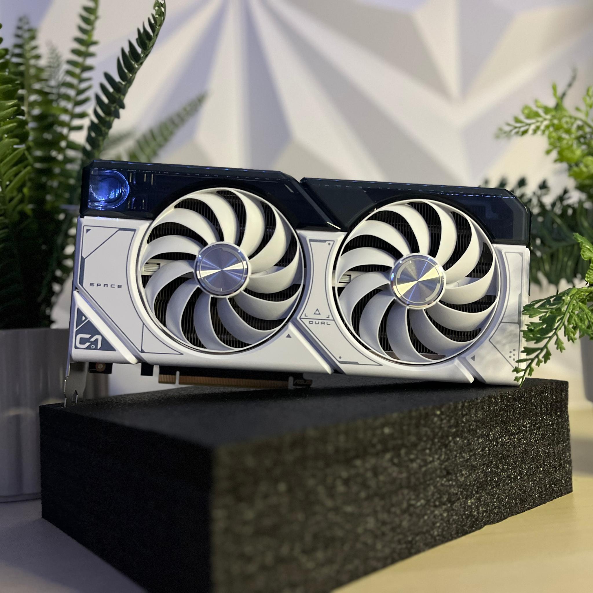 ASUS Dual OC 12gb 4070 white