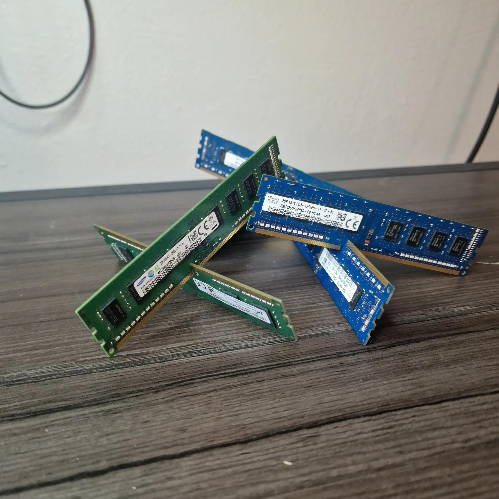 DDR3 2gb Sticks