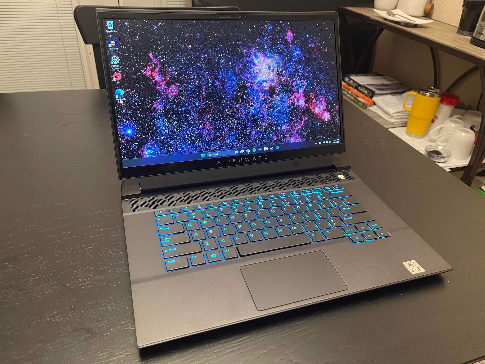 Alienware m15 r4 Laptop, 15.6" RTX 3070, i7-10870H, 16GB RAM, 1080p, 144hz GSYNC
