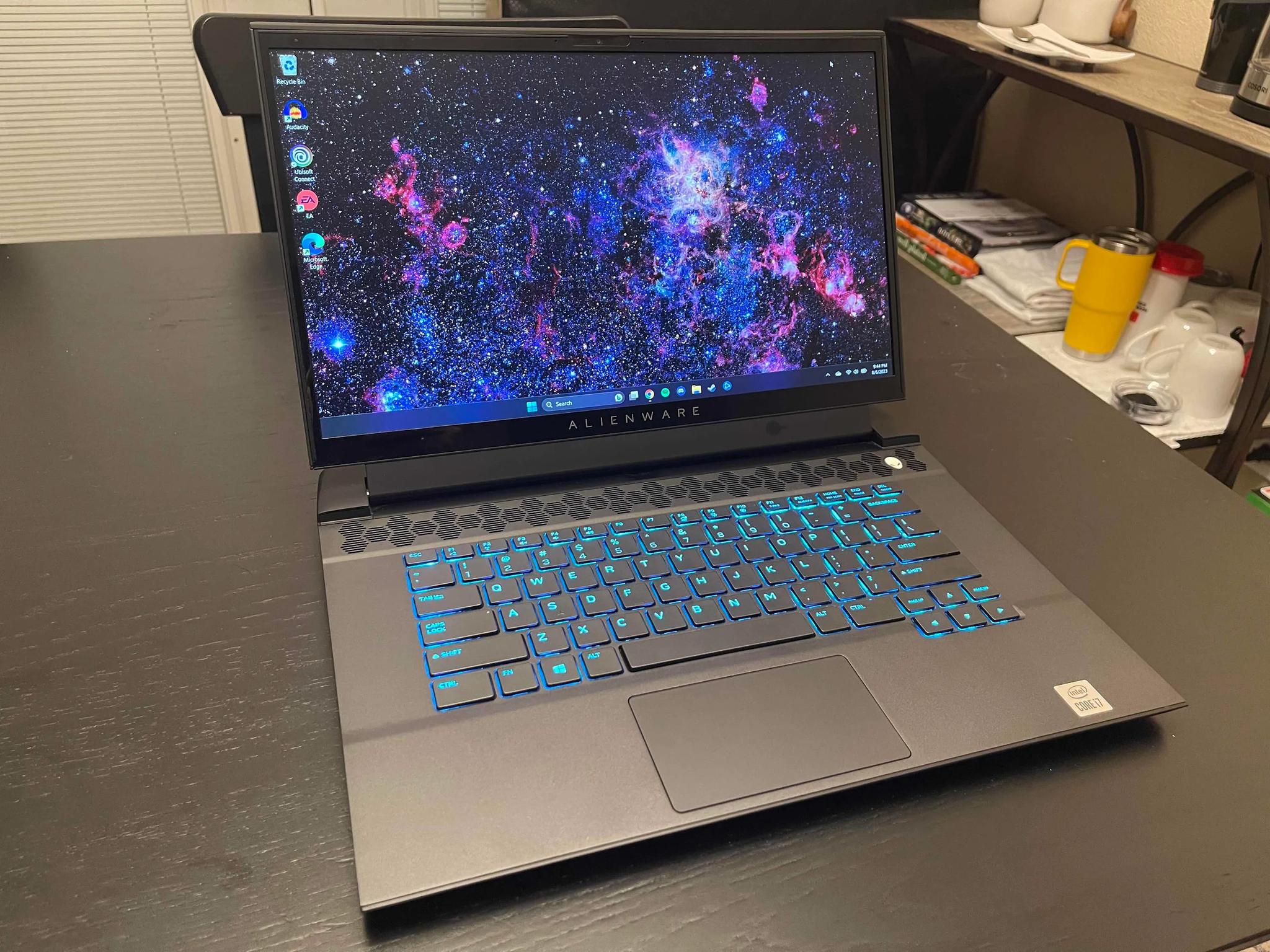 Alienware m15 r4 Laptop, 15.6" RTX 3070, i7-10870H, 16GB RAM, 1080p, 144hz GSYNC