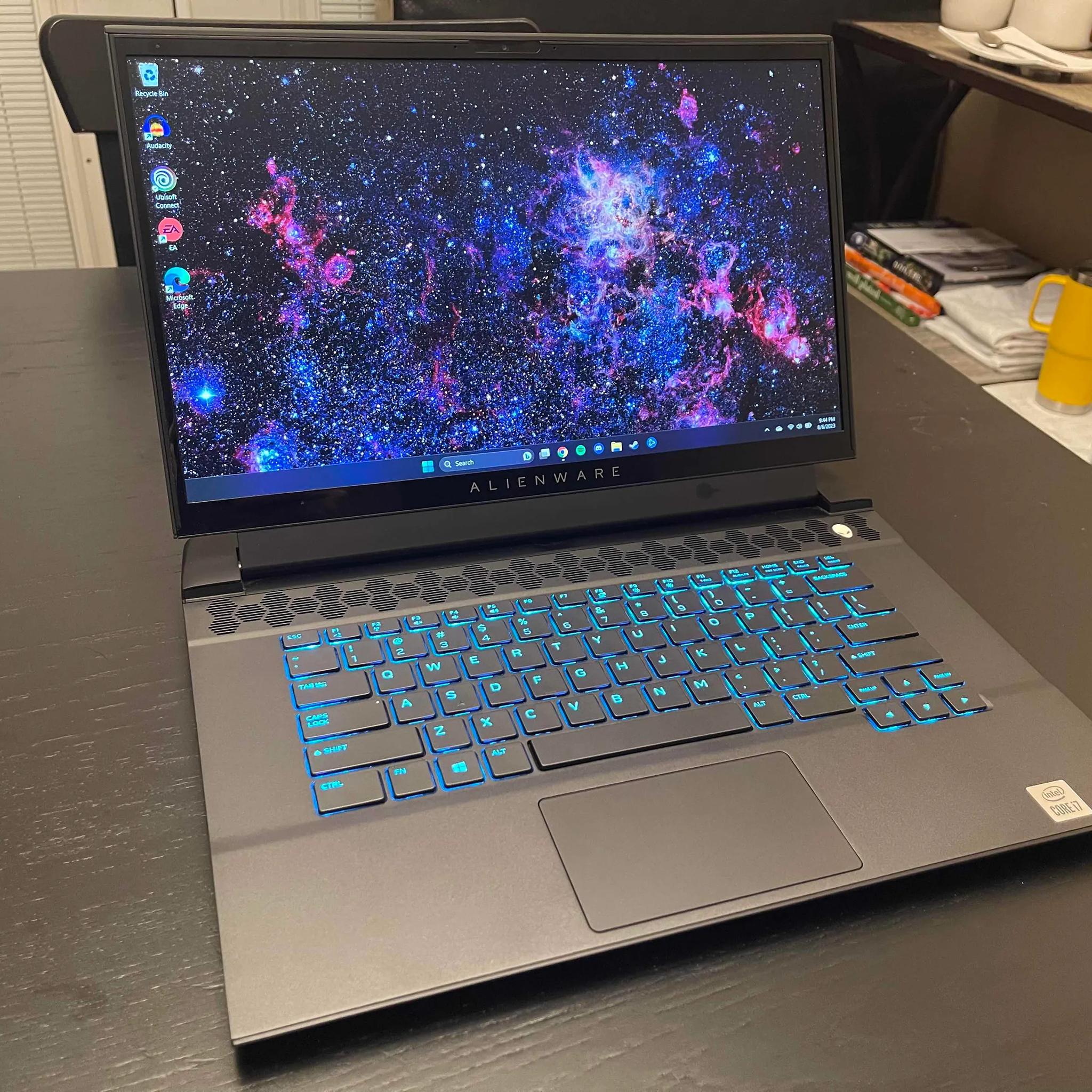 Alienware m15 r4 Laptop, 15.6" RTX 3070, i7-10870H, 16GB RAM, 1080p, 144hz GSYNC