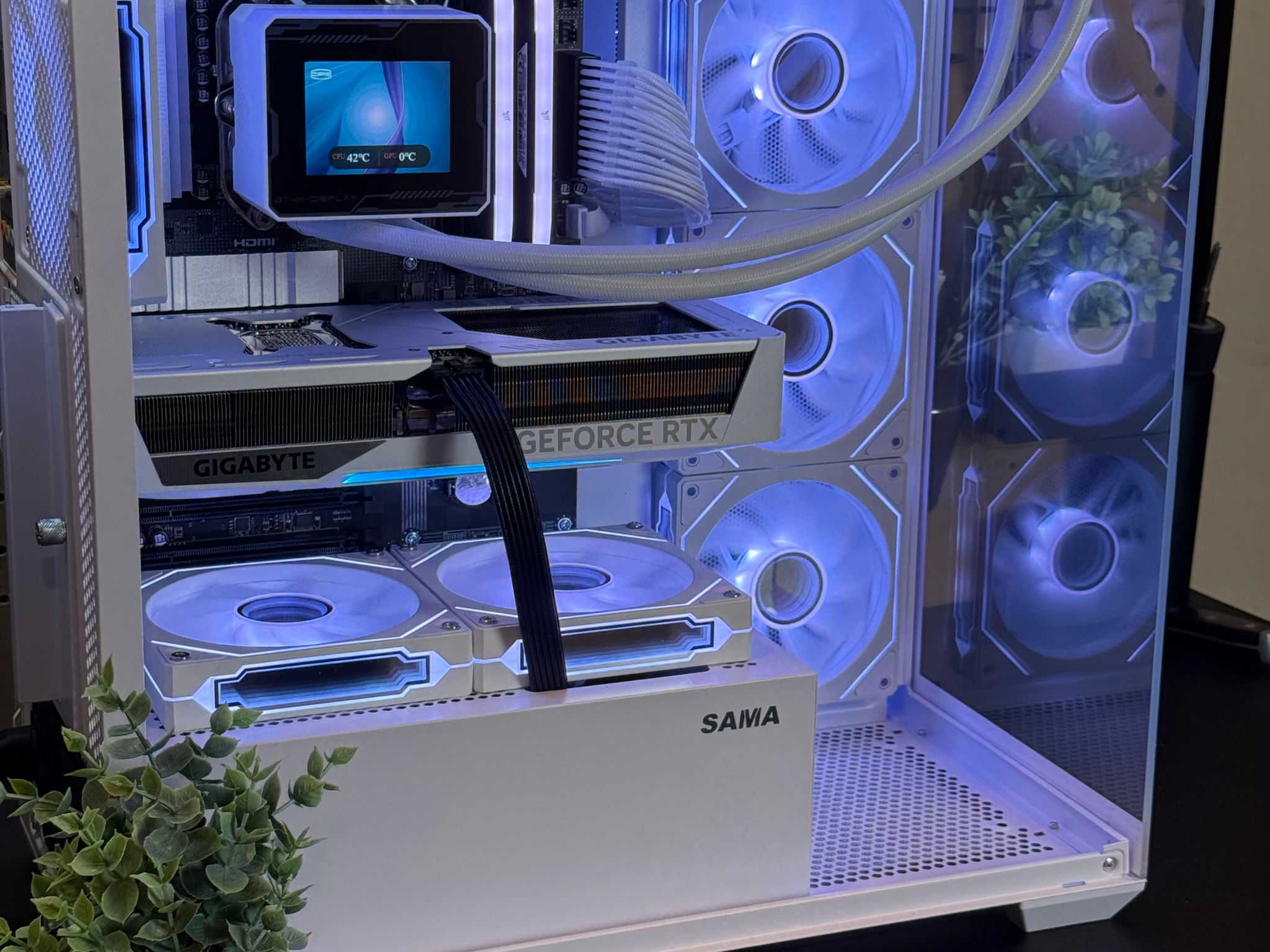 ❄️ WHITEOUT All White Gaming PC | RTX 5070 | Ryzen 7 7700 | 32GB DRR5 RAM | 1TB | Windows 11