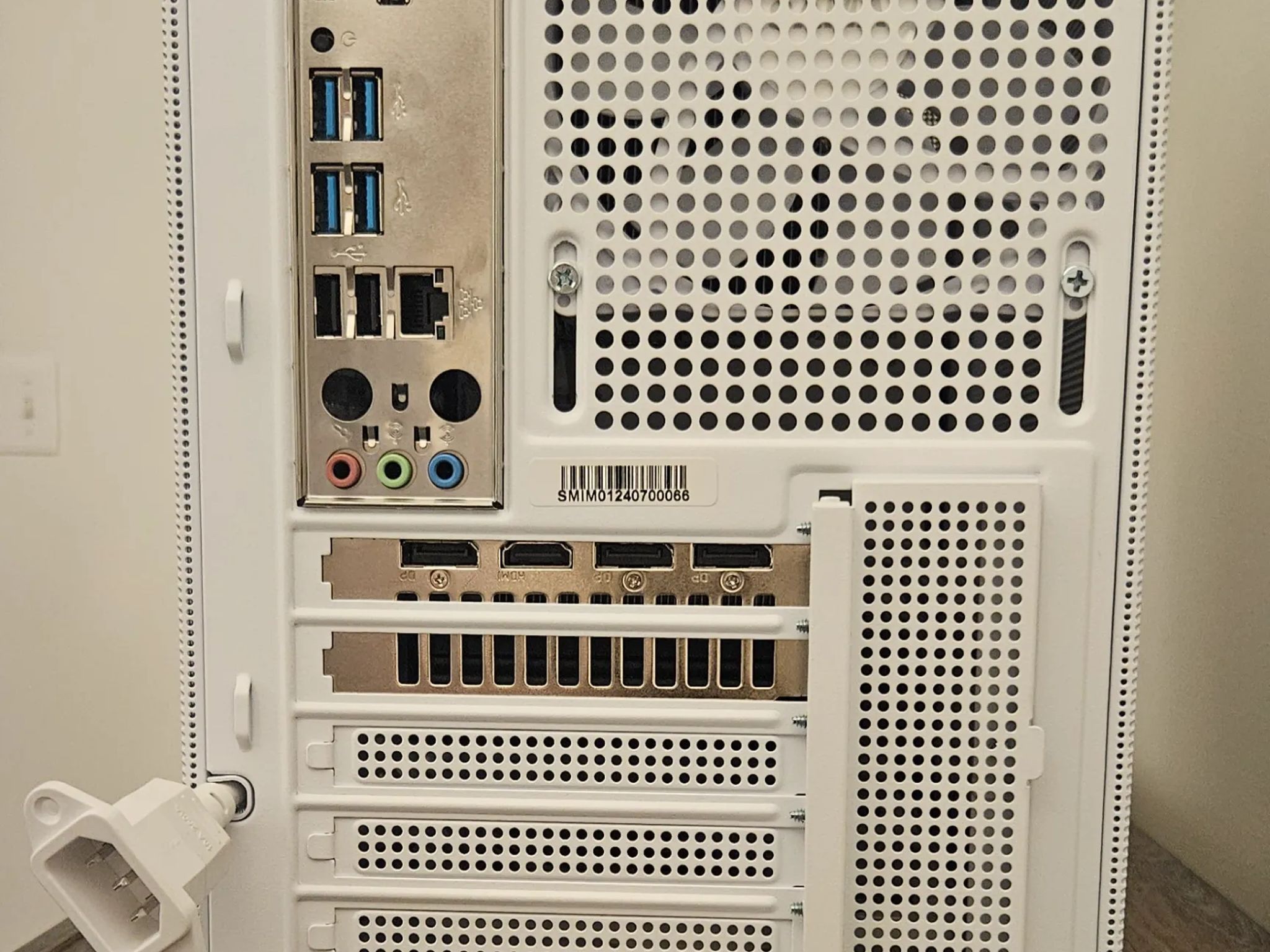 White "Tail" Mesh Sama Gaming PC
