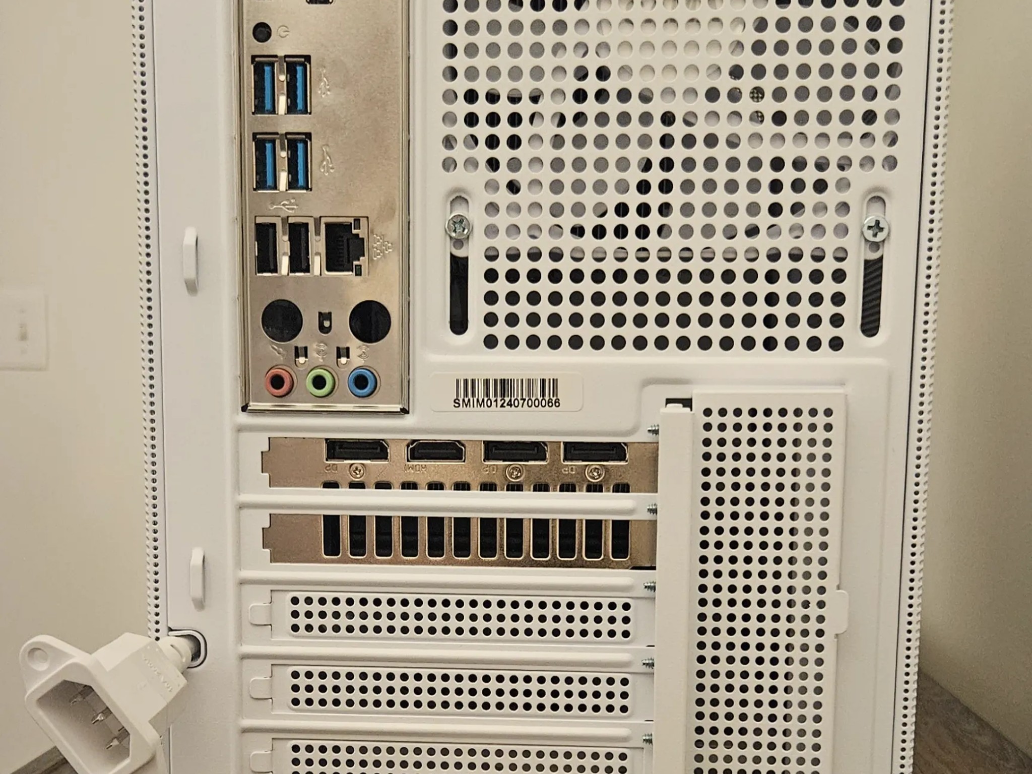 White "Tail" Mesh Sama Gaming PC