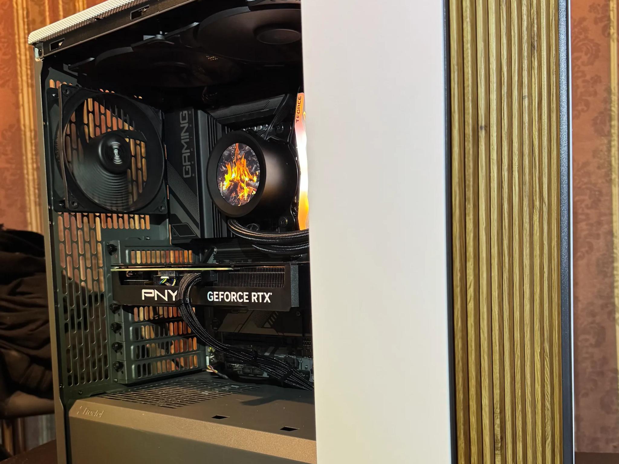 4070 + RYZEN 7 7700 +32GB  (FIRE WOOD🔥)