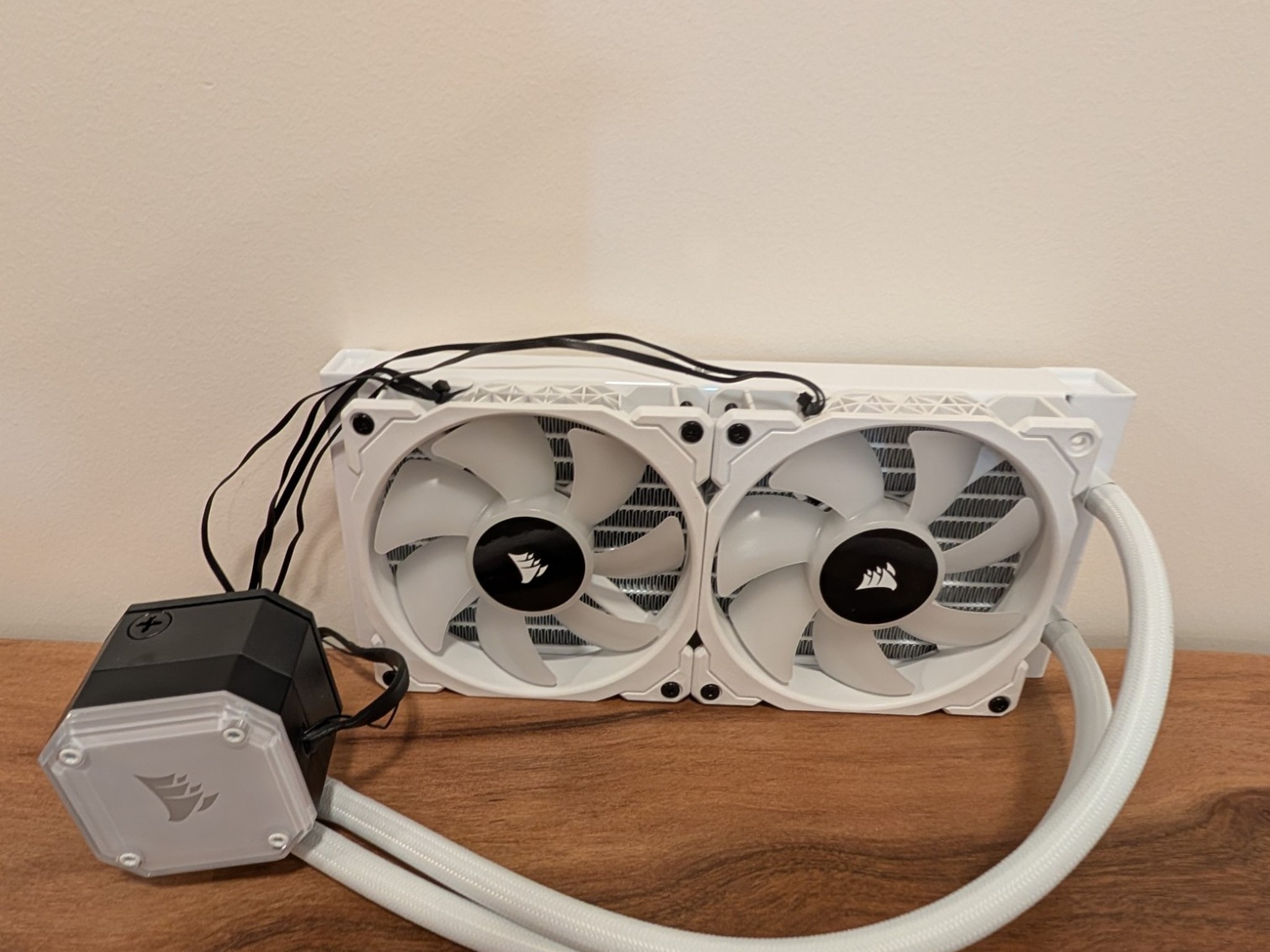 CORSAIR iCUE H100i Elite CAPELLIX 240mm AIO Liquid CPU Cooler - Excellent Condition