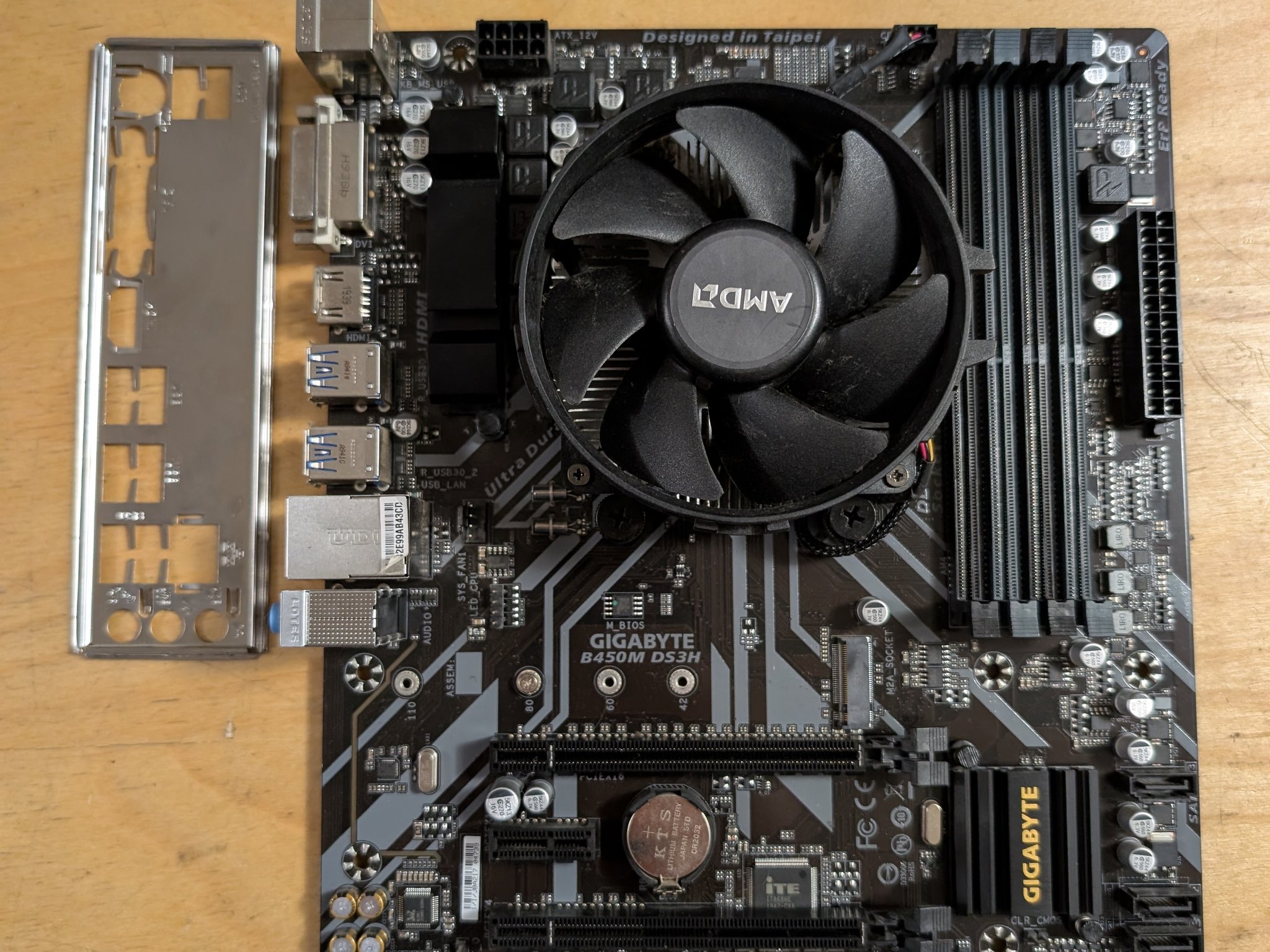 Gigabyte B450M DS3H + AMD Ryzen 5 3600