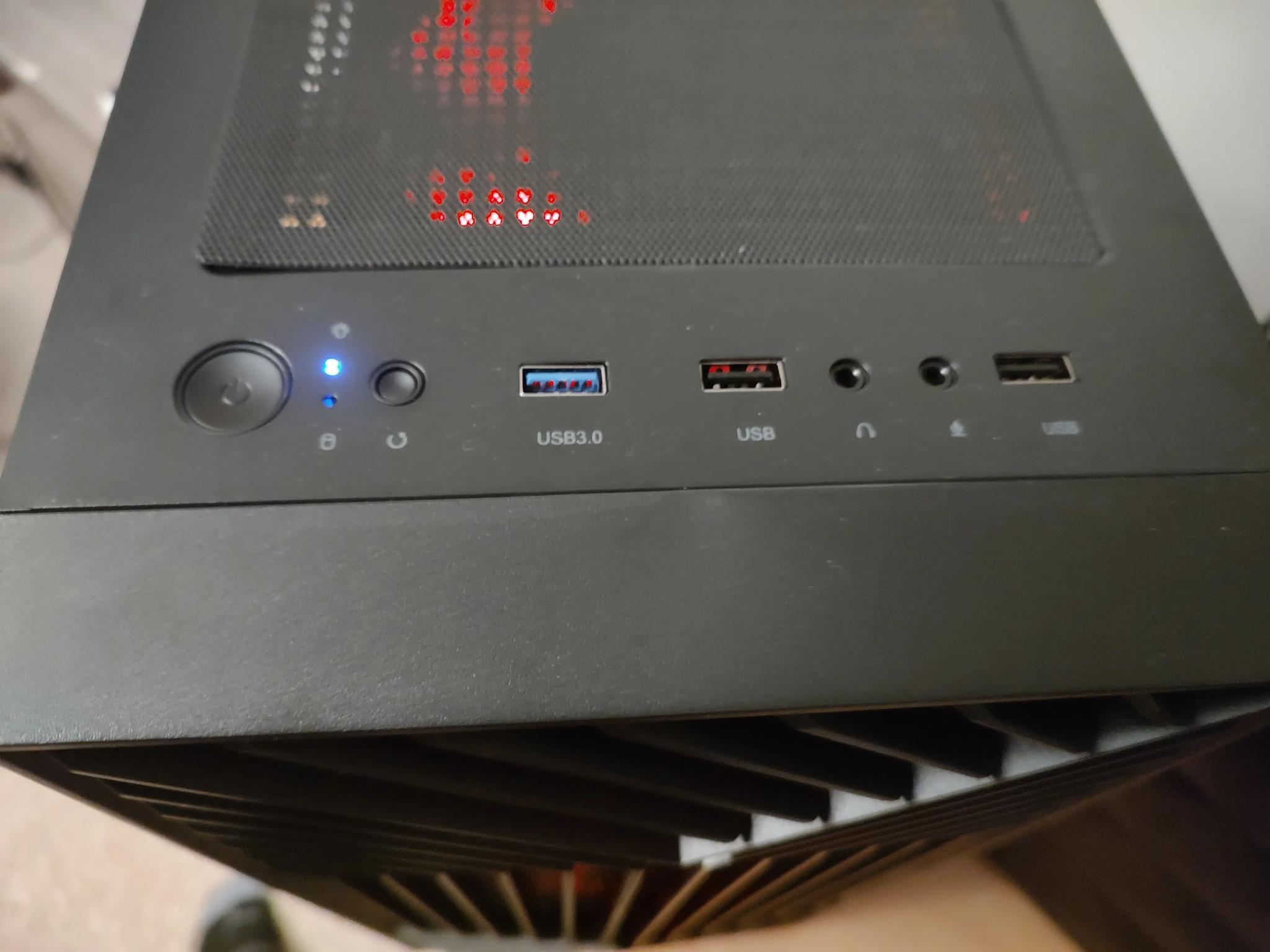 Gaming PC - Ryzen 5 3600, RX 6600XT, 16GB RAM / 1TB SSD
