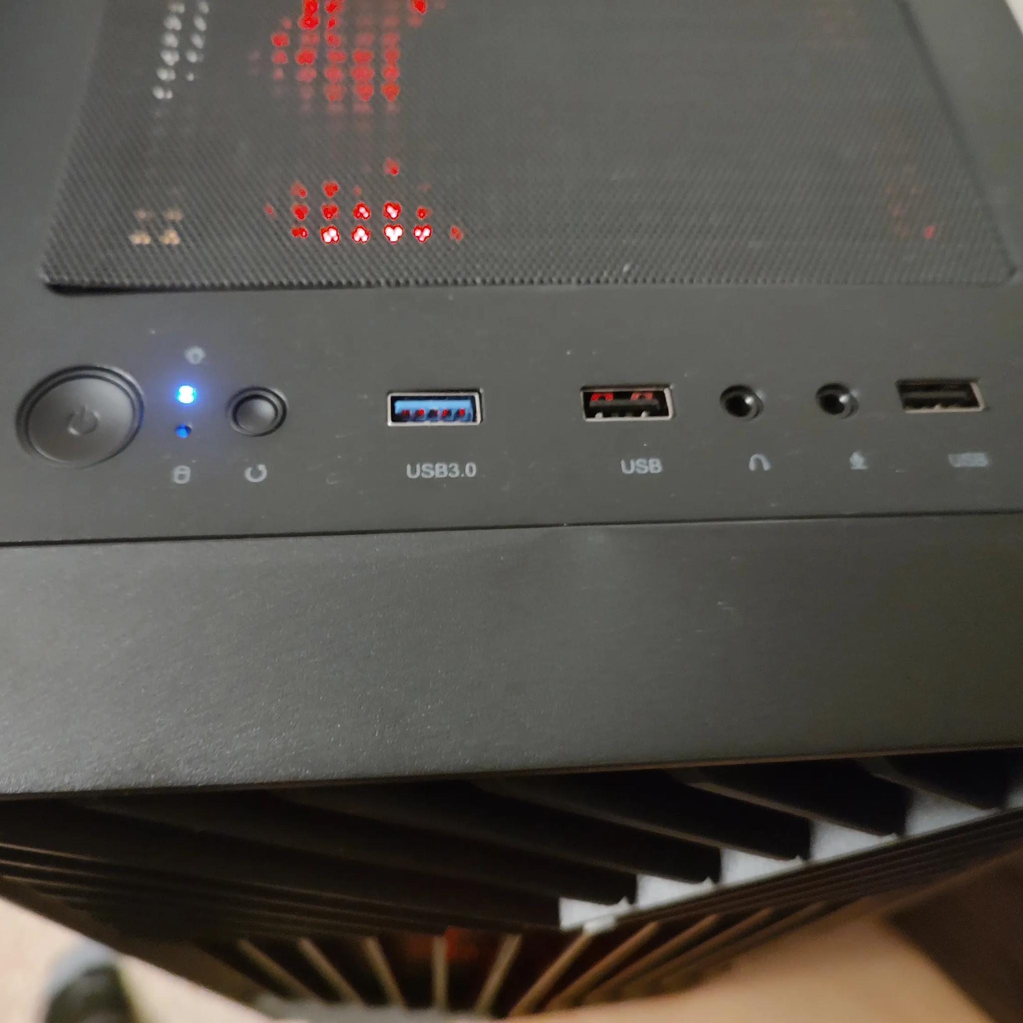 Gaming PC - Ryzen 5 3600, RX 6600XT, 16GB RAM / 1TB SSD