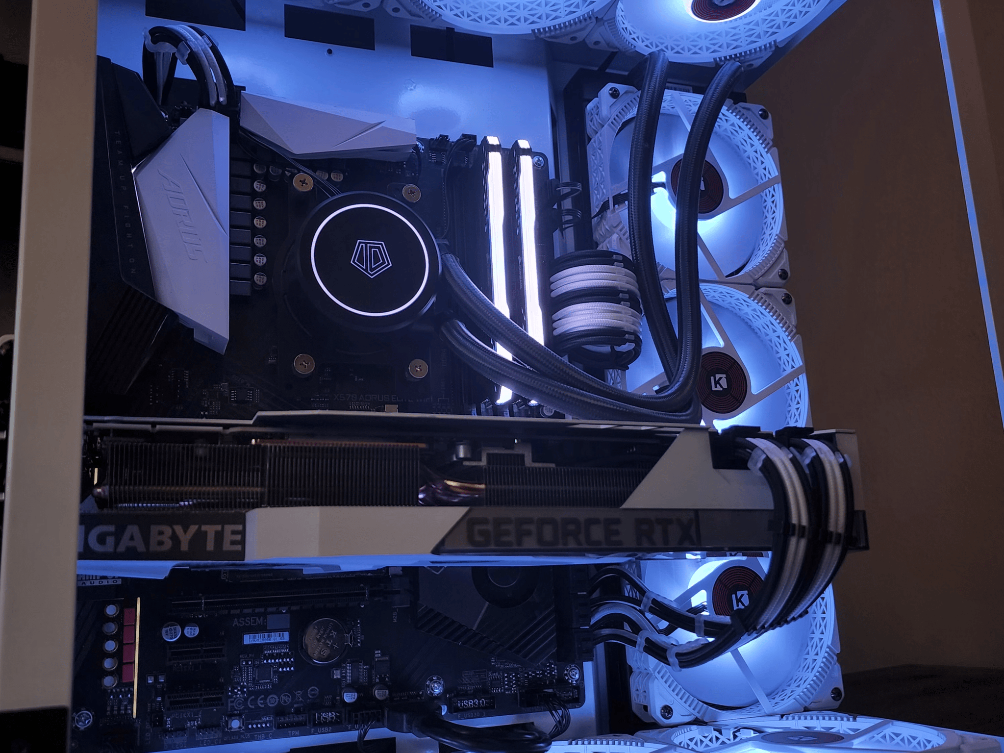 AMD Ryzen 9 5900X // Gigabyte Eagle GeForce RTX 3090 24GB // Corsair Vengeance RGB Pro 32GB 3200MHz