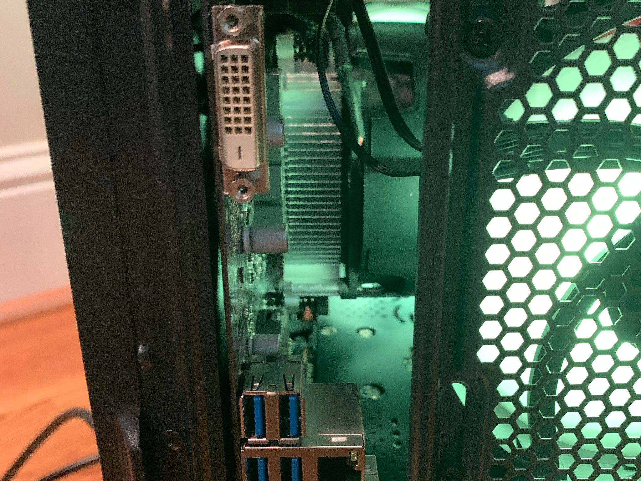 GTX 970 R5 1600 FORTNITE READY WHITE CUSTOM GAMING PC 16GB RAM 1TB SSD WINDOWS 10