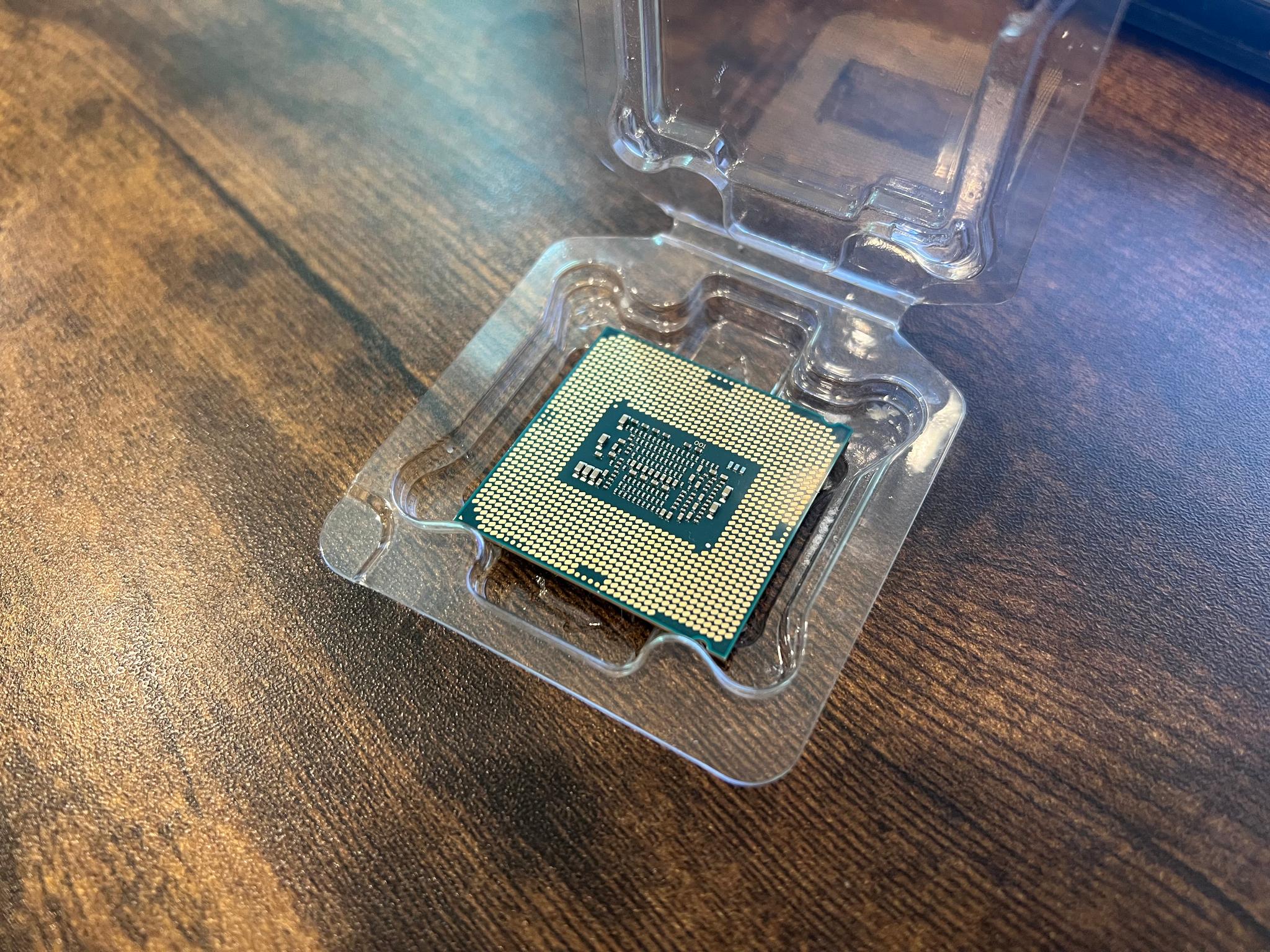 Intel Core i3-8100 - Image 2