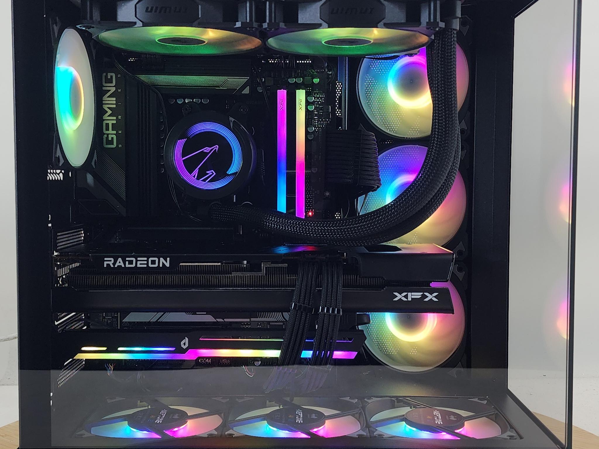 Gaming PC Ryzen 7 7700 32GB RAM 2TB SSD RX 7700 XT 12GB Windows 11 Computer