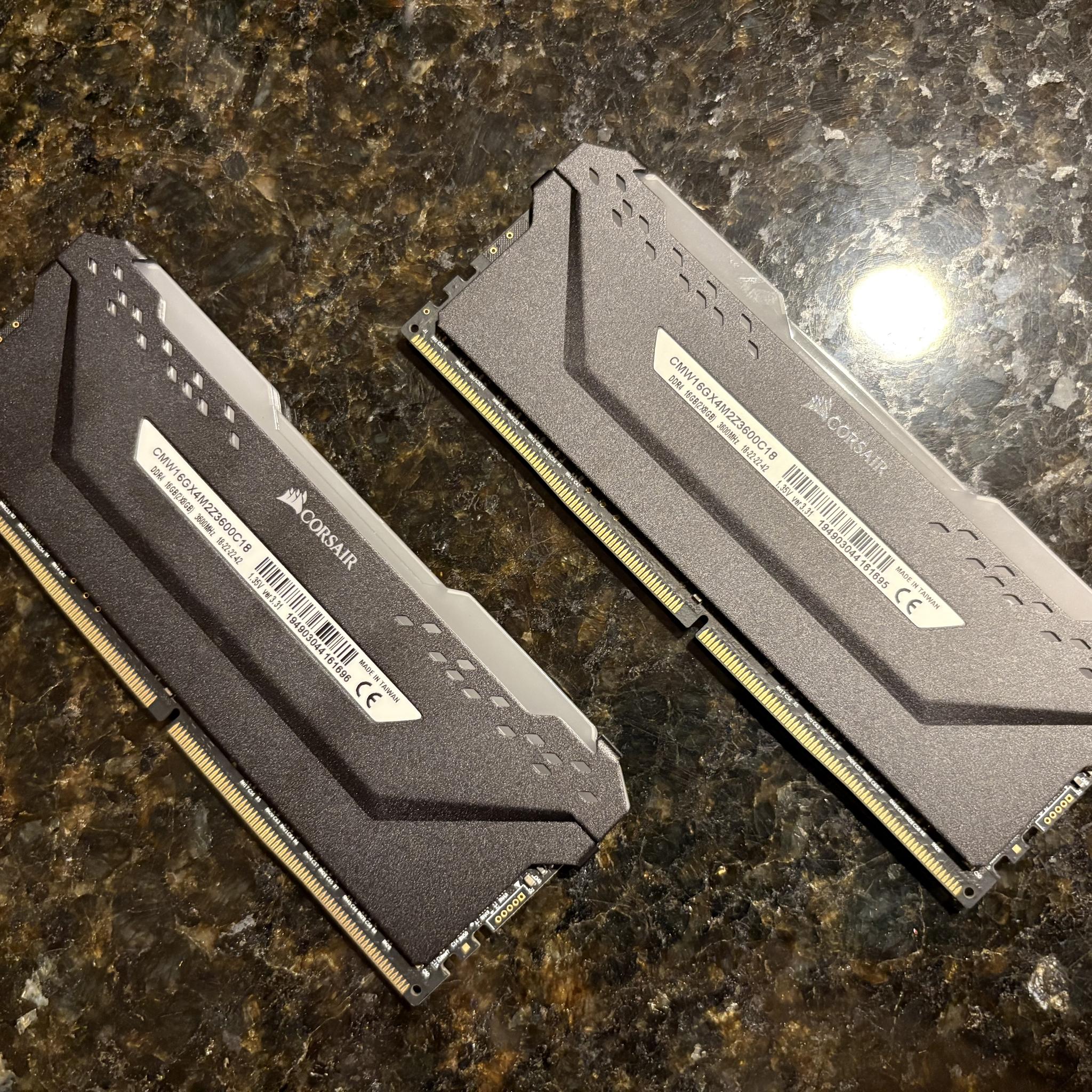 CORSAIR VENGEANCE RGB PRO 16GB (2x8GB) DDR4 DRAM 3600MHz C18 Memory Kit