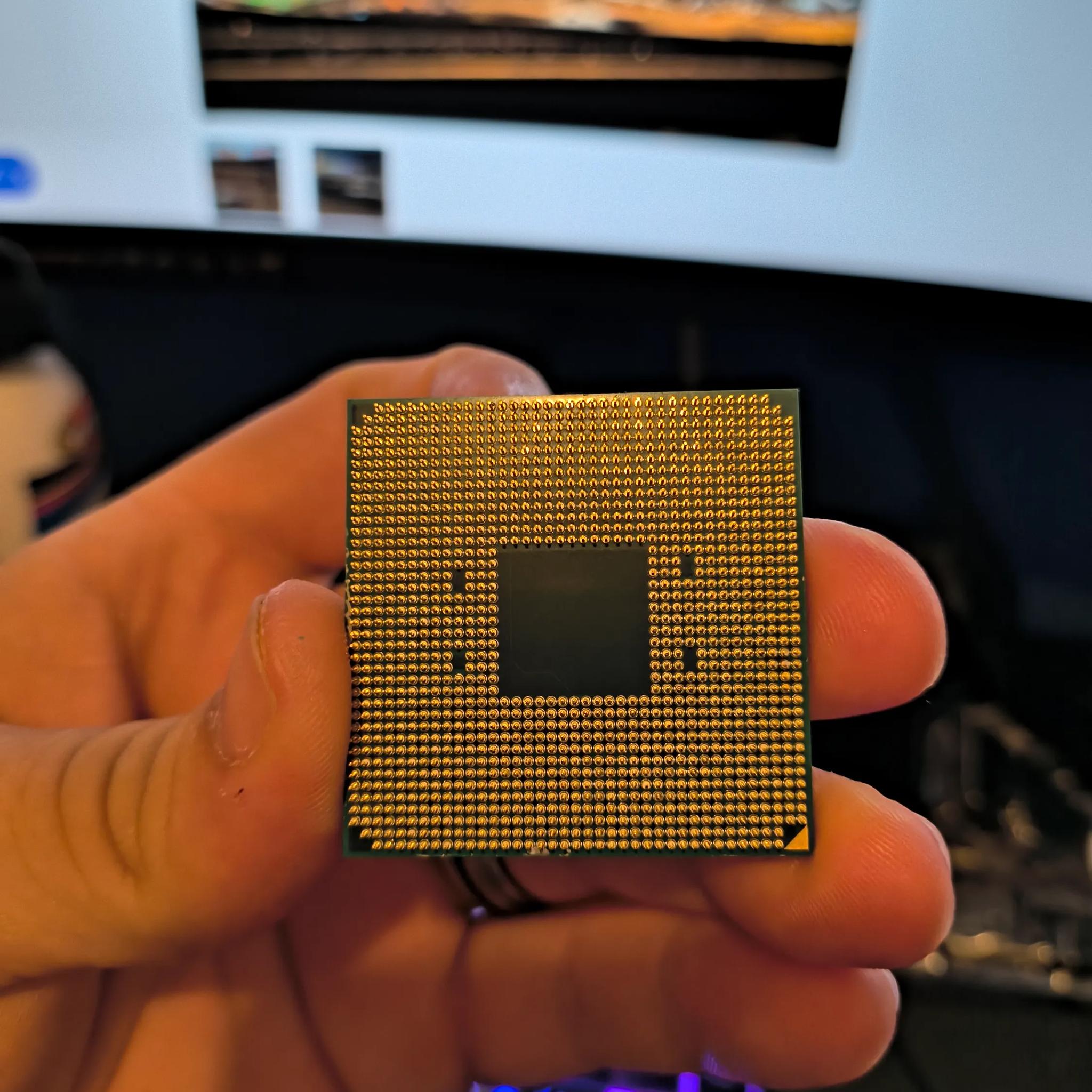 AMD Ryzen 5 2600X Processor (3.6 GHz, 6 Cores, Socket AM4)