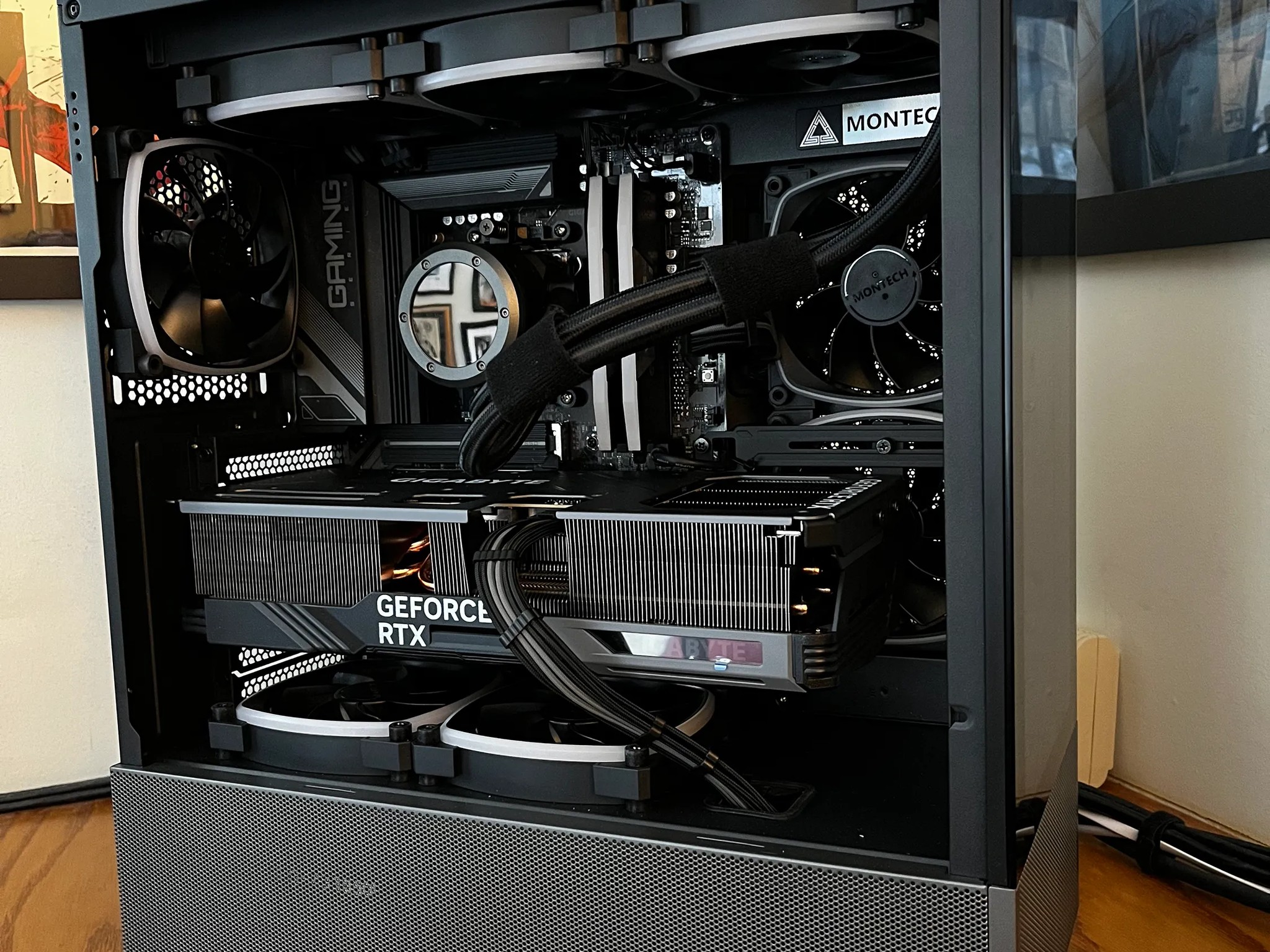 Monolith - RTX 4080 SUPER | Ryzen 7 7800X3D | 32GB DDR5 @ 6000MT/sec | 4TB storage | 1050W PSU