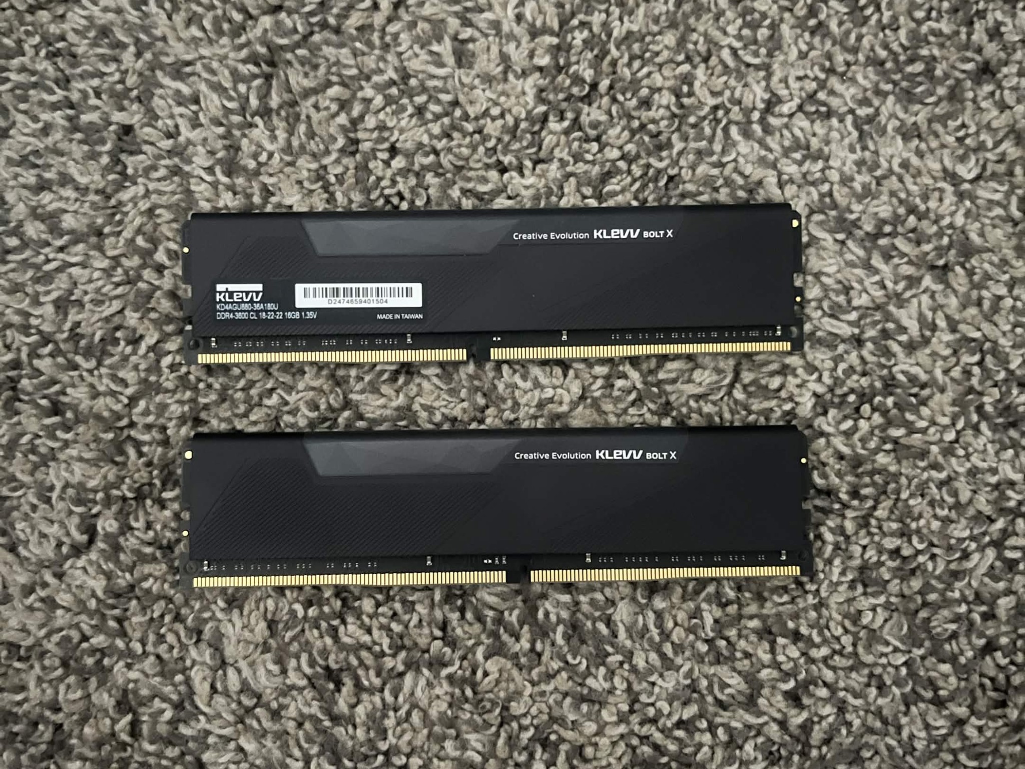KLEVV BOLT X 32GB (2x16GB) DDR4-3600 CL18 Desktop Memory Kit