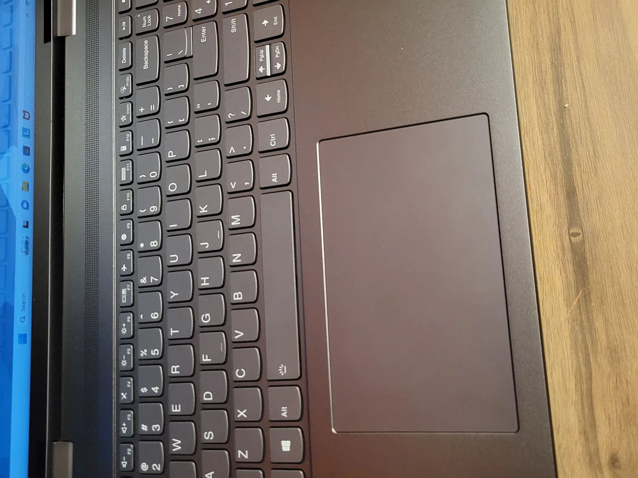 Lenovo Yoga 7 16IRL8 Laptop- 13th Gen i7-512gb Ssd-16" Touch Display