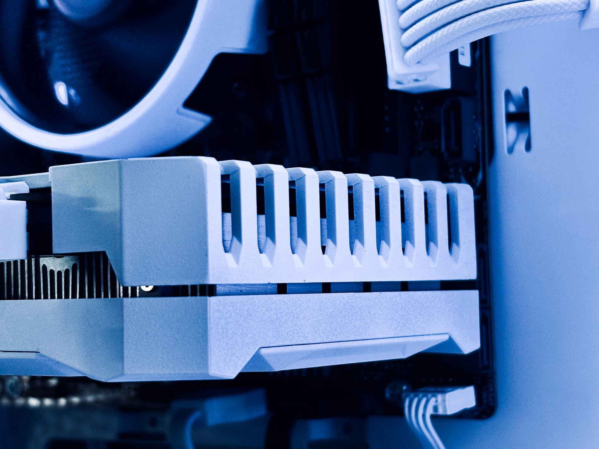 ☁️🤍 GTX 1660 / Ryzen 5 2600 / 16GB / 512GB 🤍☁️