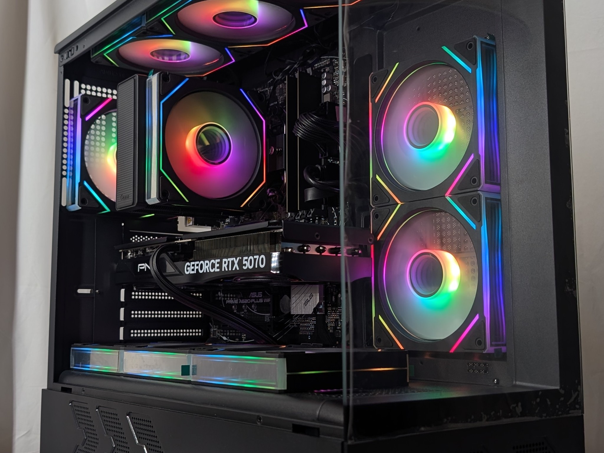 RTX 5070 | RYZEN 5 7500F | 16GB DDR5 | 650W PSU |