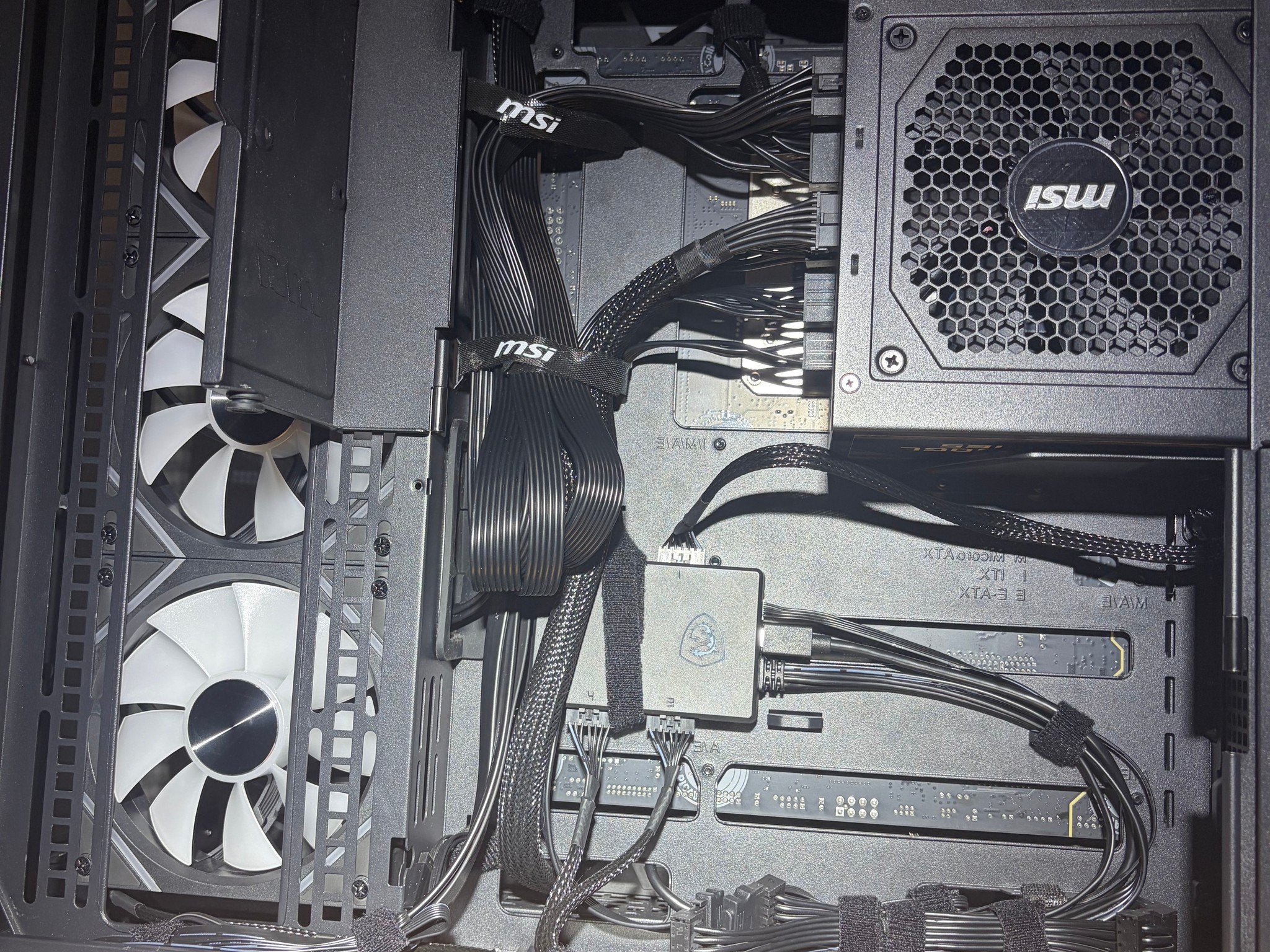 9850X3D + RTX 5070 Ti – Full MSI Ecosystem