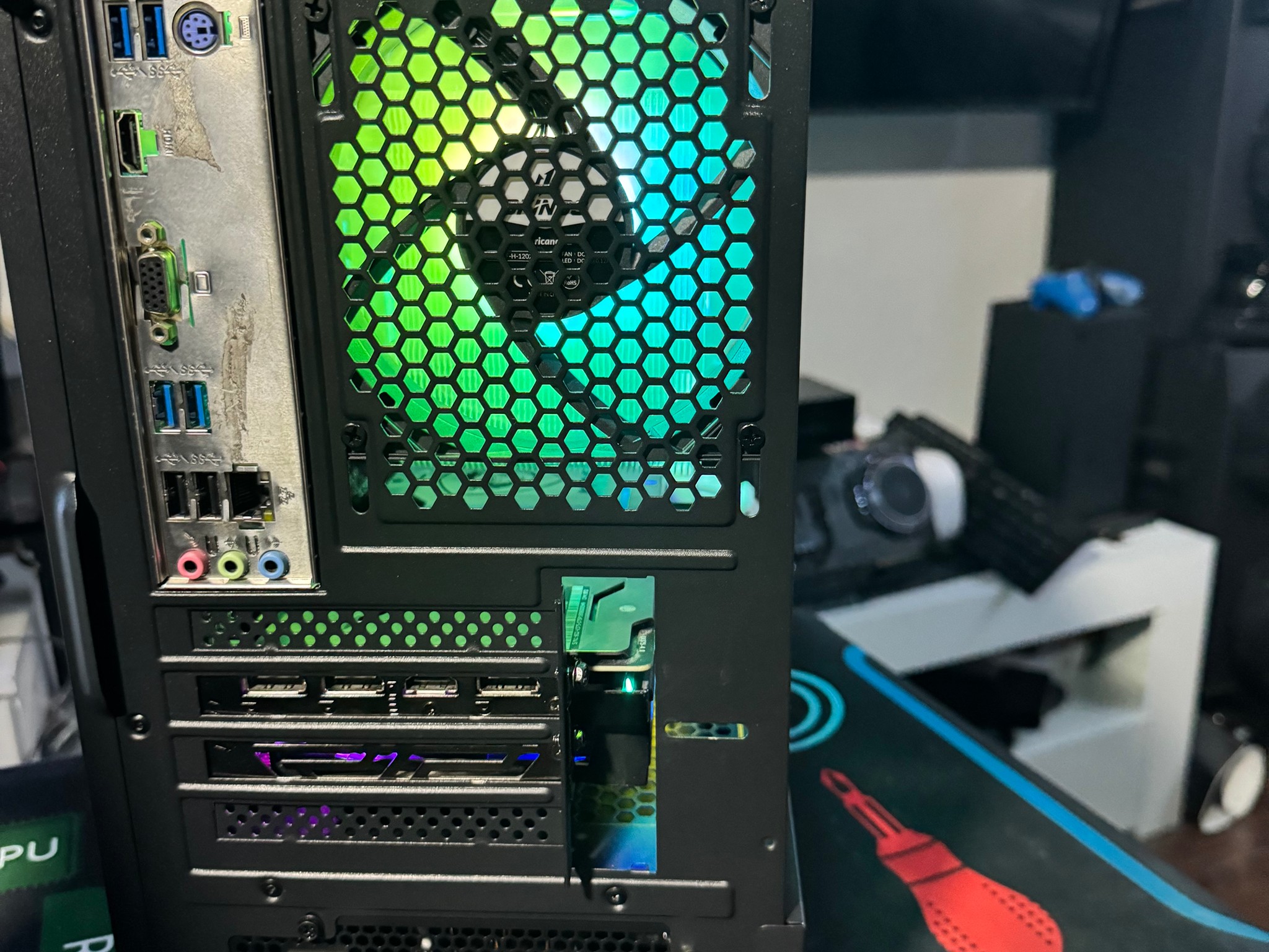 RTX Black N’ White Gaming PC / Ryzen 7 / RTX 2060