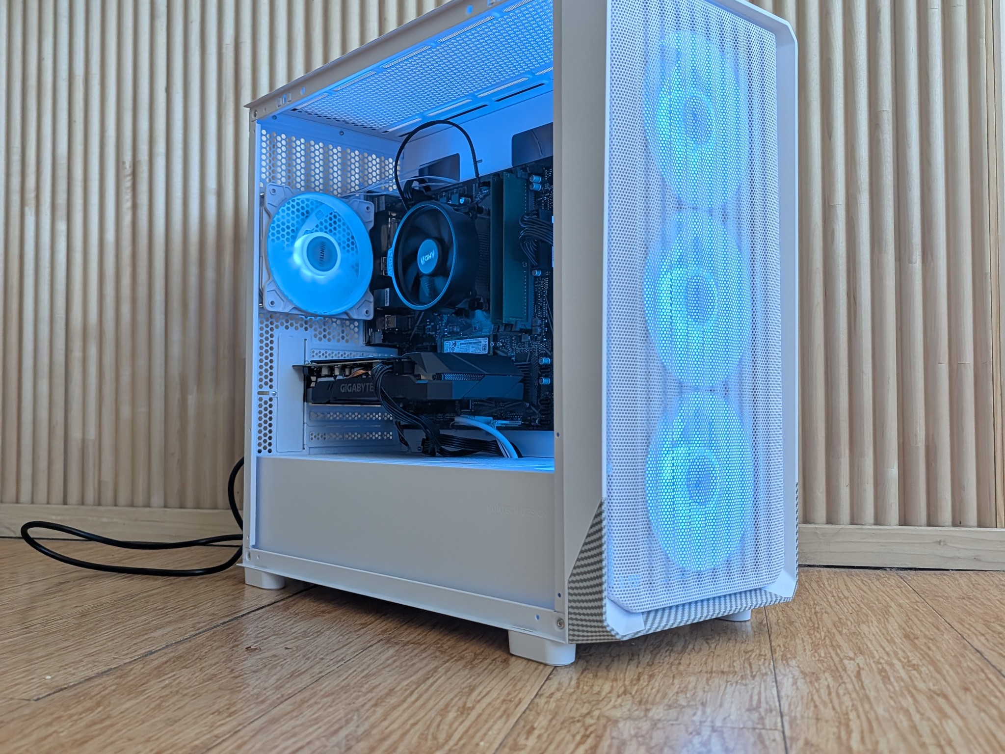 Custom Mid-range gaming PC | RTX 2060 | R5 5500 | 16GB | 512GB |