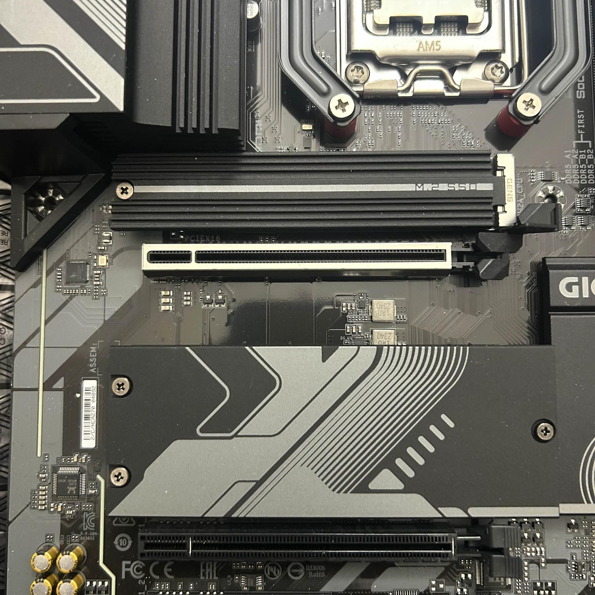 Ryzen 7 7700X | Gigabyte B650 Gaming X AX V2 | 32GB DDR5 6000