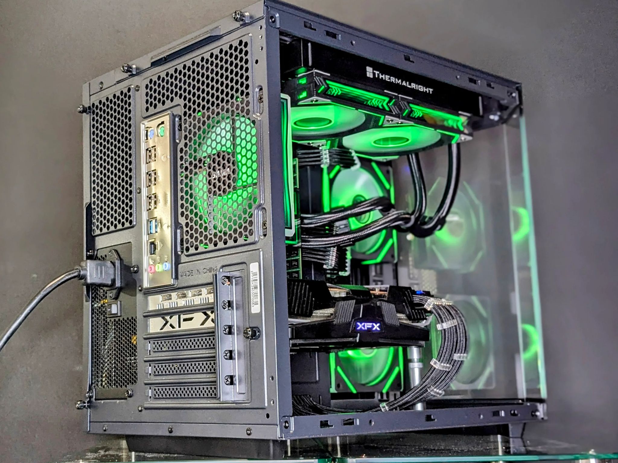 Liquid-Cooled 1080p Gaming Beast💧🖤RX 5700XT🖤Intel(12-c/24-t)| 32GB DDR4 RAM🖤1TB NVMe🖤Windo...
