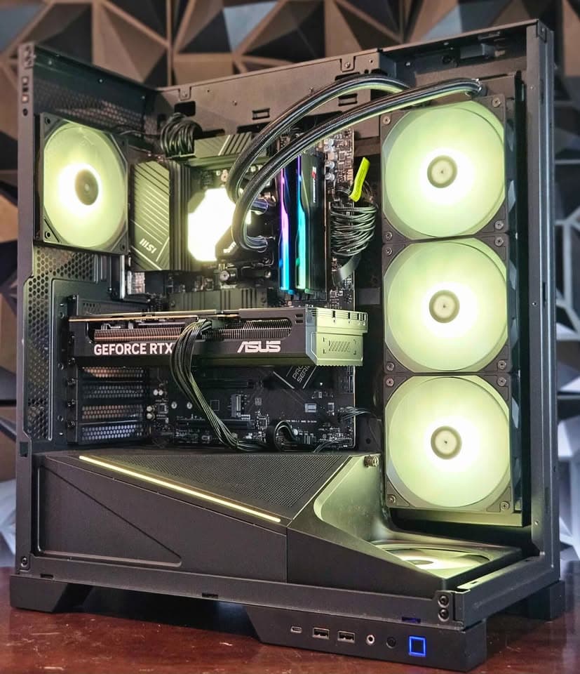 ⚪⚫️Stealth⚫️⚪ Gaming PC ( Ryzen 7 + RTX 4070 Super)
