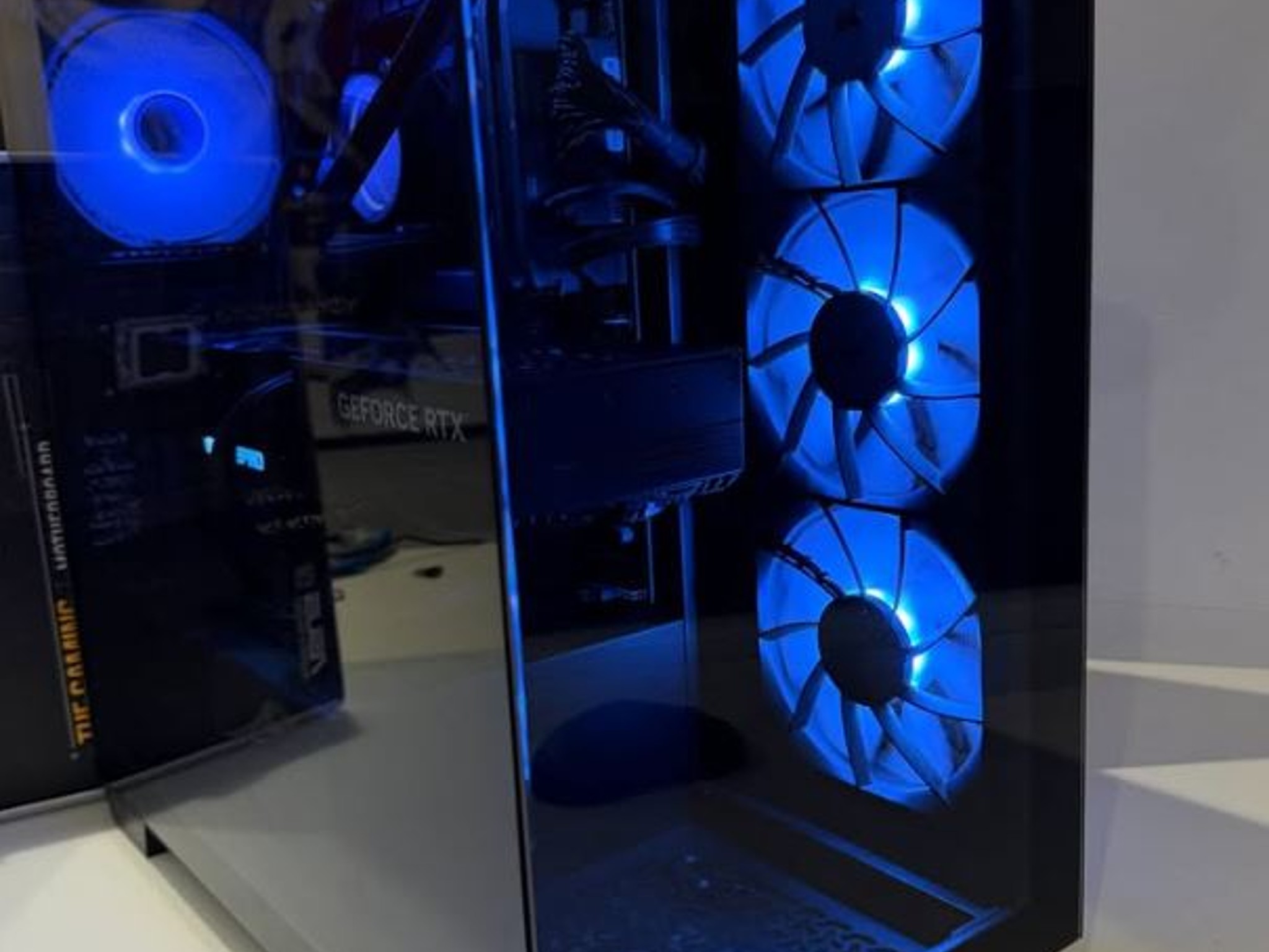 GAMING PC RYZEN 7 7800X3D RTX 5080 32 GIGS DDR5 GAMING PC BEAST